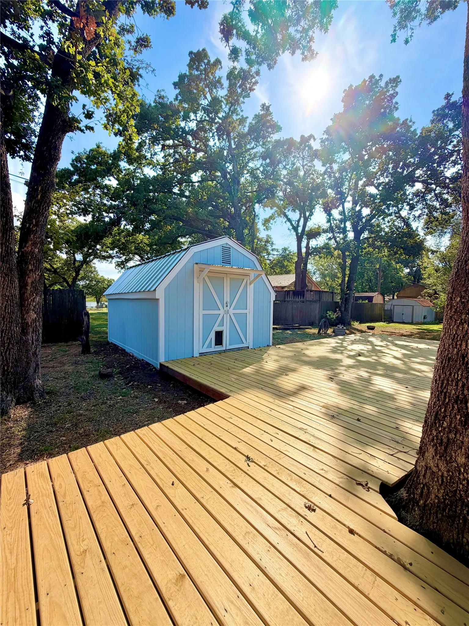Single Family Residence For Sale in Hunt County , 9669 Lakeland Loop, Quinlan, Texas 75474, 2 Bedroom, 1 Bathroom, Garage spaces, 1,131 Sqft, built in 1962, mls#21390178, Real Estate Agent in Quinlan, Homes For Sale in Hunt county, Homes For Sale in Quinlan, Realtor in Quinlan Texas, Real Estate Brokerage Independent Realty Texas, Luminita Cordes Realtor