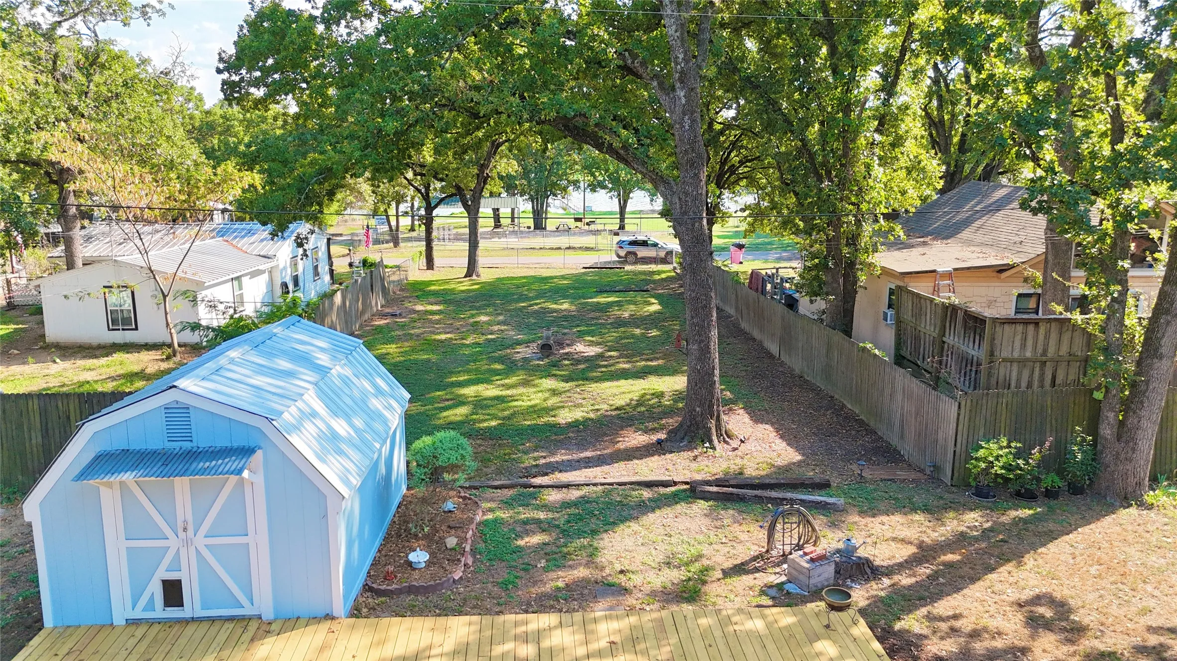 Single Family Residence For Sale in Hunt County , 9669 Lakeland Loop, Quinlan, Texas 75474, 2 Bedroom, 1 Bathroom, Garage spaces, 1,131 Sqft, built in 1962, mls#21390178, Real Estate Agent in Quinlan, Homes For Sale in Hunt county, Homes For Sale in Quinlan, Realtor in Quinlan Texas, Real Estate Brokerage Independent Realty Texas, Luminita Cordes Realtor