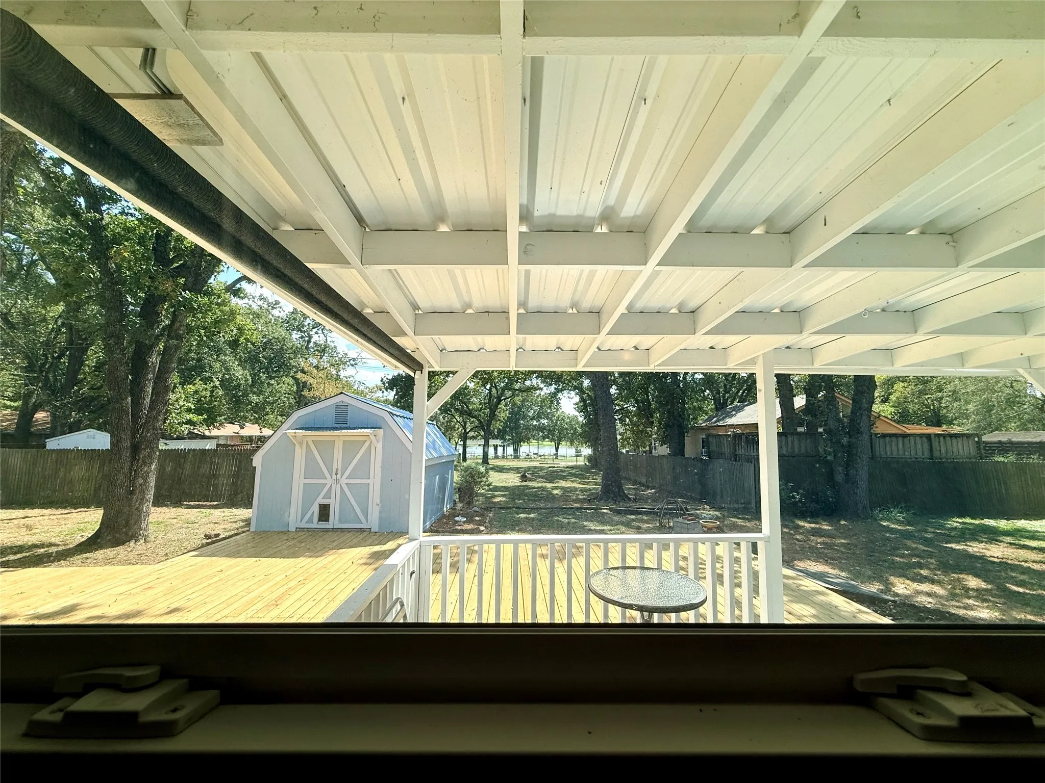 Single Family Residence For Sale in Hunt County , 9669 Lakeland Loop, Quinlan, Texas 75474, 2 Bedroom, 1 Bathroom, Garage spaces, 1,131 Sqft, built in 1962, mls#21390178, Real Estate Agent in Quinlan, Homes For Sale in Hunt county, Homes For Sale in Quinlan, Realtor in Quinlan Texas, Real Estate Brokerage Independent Realty Texas, Luminita Cordes Realtor