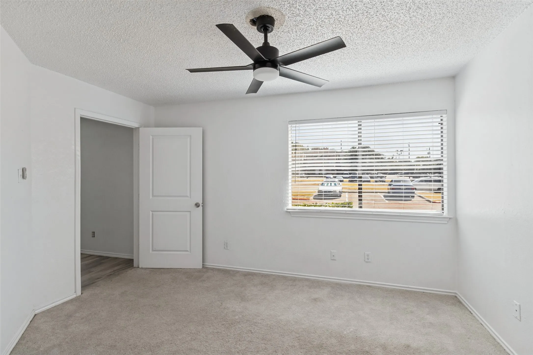 Condominium For Sale in Dallas County , 9807 Walnut Street D105, Dallas, Texas 75243, 1 Bedroom, 1 Bathroom, Garage spaces, 551 Sqft, built in 1981, mls#21390984, Real Estate Agent in Dallas, Homes For Sale in Dallas county, Homes For Sale in Dallas, Realtor in Dallas Texas, Real Estate Brokerage Independent Realty Texas, Luminita Cordes Realtor