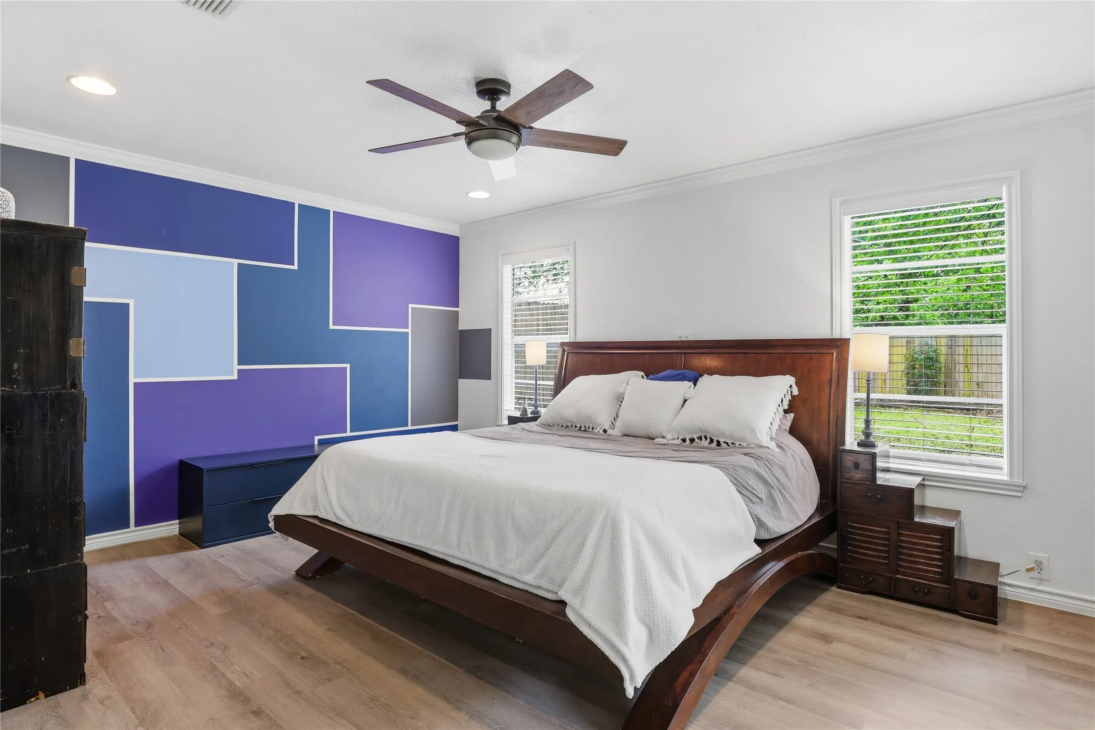 Single Family Residence For Sale in Tarrant County , 1314 E Lovers Lane, Arlington, Texas 76010, 3 Bedroom, 2 Bathroom, 1 Garage spaces, 1,473 Sqft, built in 1954, mls#21391028, Real Estate Agent in Arlington, Homes For Sale in Tarrant county, Homes For Sale in Arlington, Realtor in Arlington Texas, Real Estate Brokerage Independent Realty Texas, Luminita Cordes Realtor
