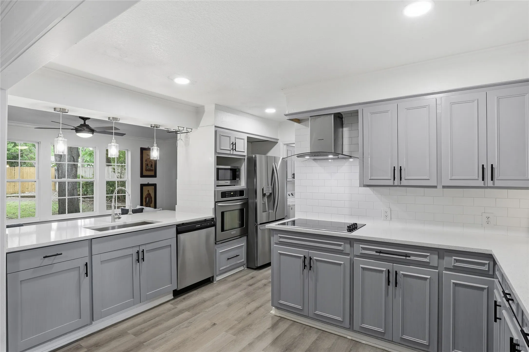 Single Family Residence For Sale in Tarrant County , 1314 E Lovers Lane, Arlington, Texas 76010, 3 Bedroom, 2 Bathroom, 1 Garage spaces, 1,473 Sqft, built in 1954, mls#21391028, Real Estate Agent in Arlington, Homes For Sale in Tarrant county, Homes For Sale in Arlington, Realtor in Arlington Texas, Real Estate Brokerage Independent Realty Texas, Luminita Cordes Realtor