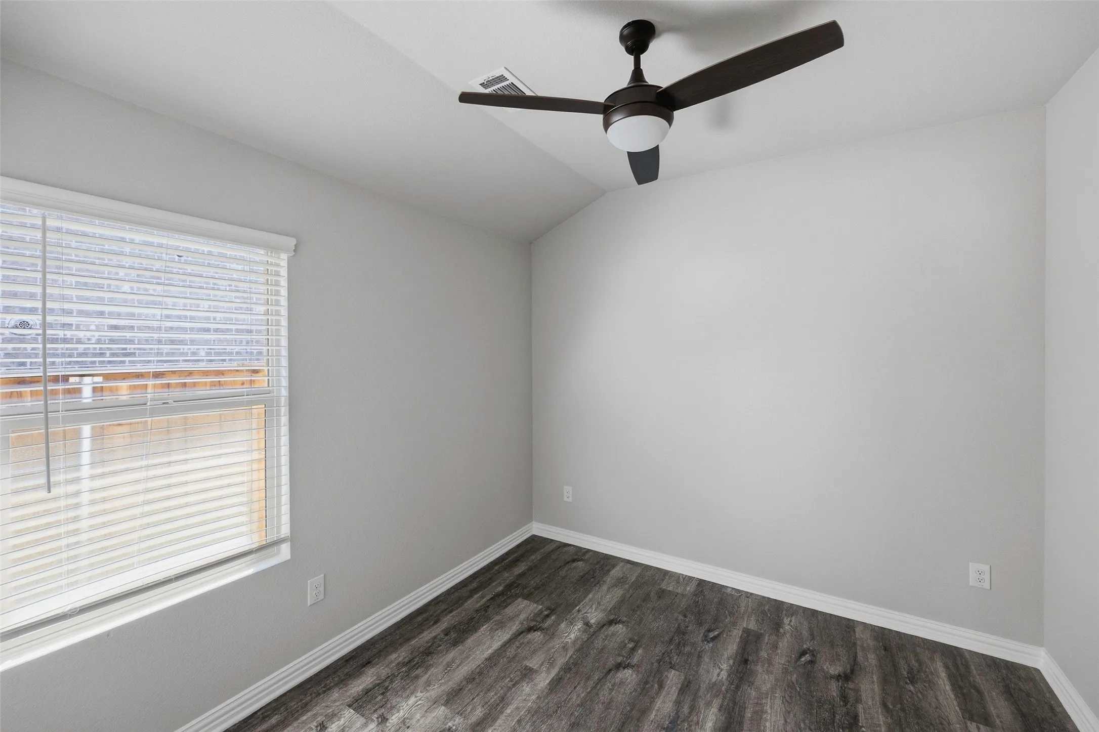 Single Family Residence For Sale in Tarrant County , 5556 Cypress Willow Bend, Fort Worth, Texas 76126, 4 Bedroom, 2 Bathroom, 2 Garage spaces, 1,716 Sqft, built in 2021, mls#21388577, Real Estate Agent in Fort Worth, Homes For Sale in Tarrant county, Homes For Sale in Fort Worth, Realtor in Fort Worth Texas, Real Estate Brokerage Independent Realty Texas, Luminita Cordes Realtor