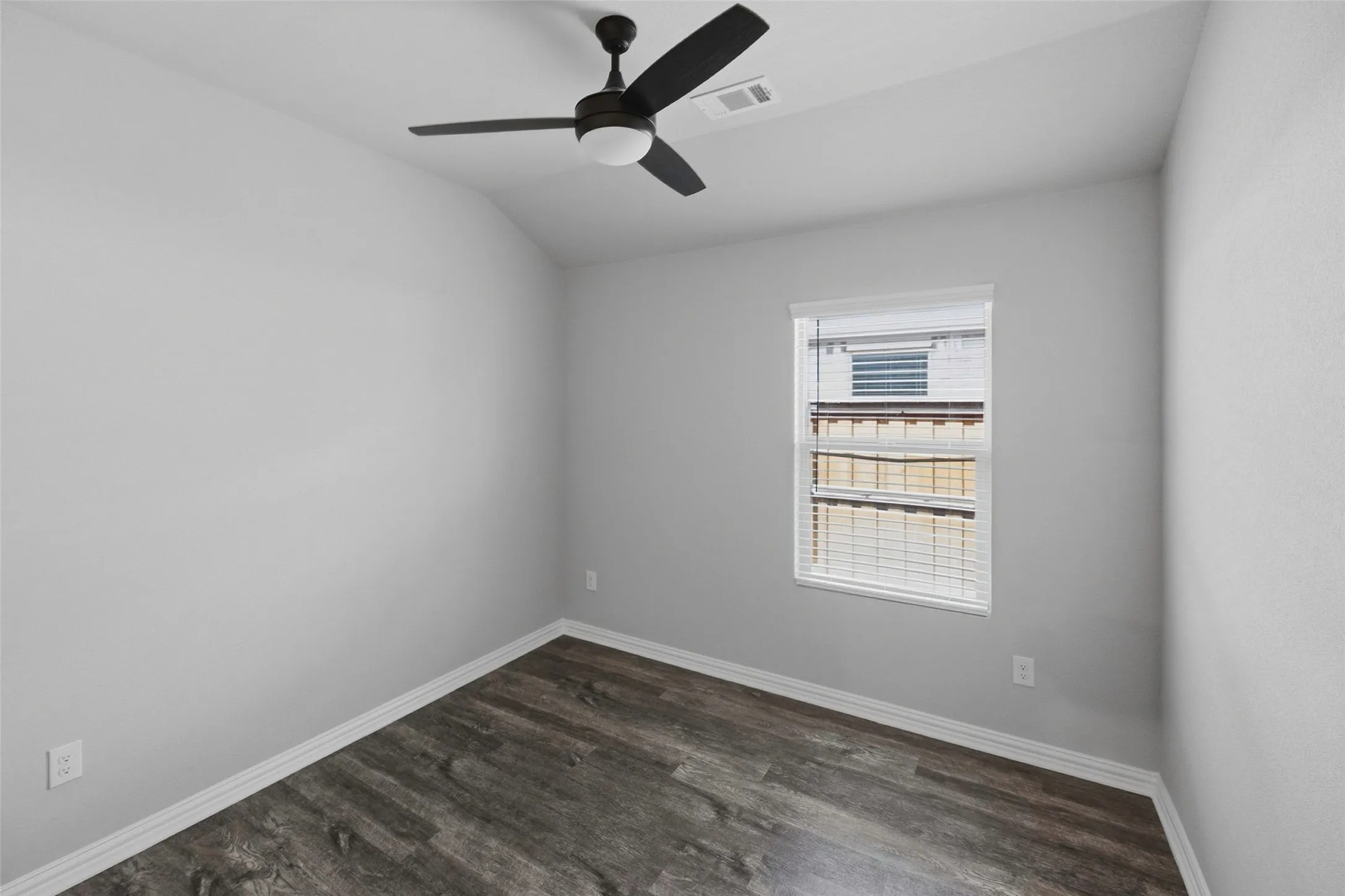 Single Family Residence For Sale in Tarrant County , 5556 Cypress Willow Bend, Fort Worth, Texas 76126, 4 Bedroom, 2 Bathroom, 2 Garage spaces, 1,716 Sqft, built in 2021, mls#21388577, Real Estate Agent in Fort Worth, Homes For Sale in Tarrant county, Homes For Sale in Fort Worth, Realtor in Fort Worth Texas, Real Estate Brokerage Independent Realty Texas, Luminita Cordes Realtor