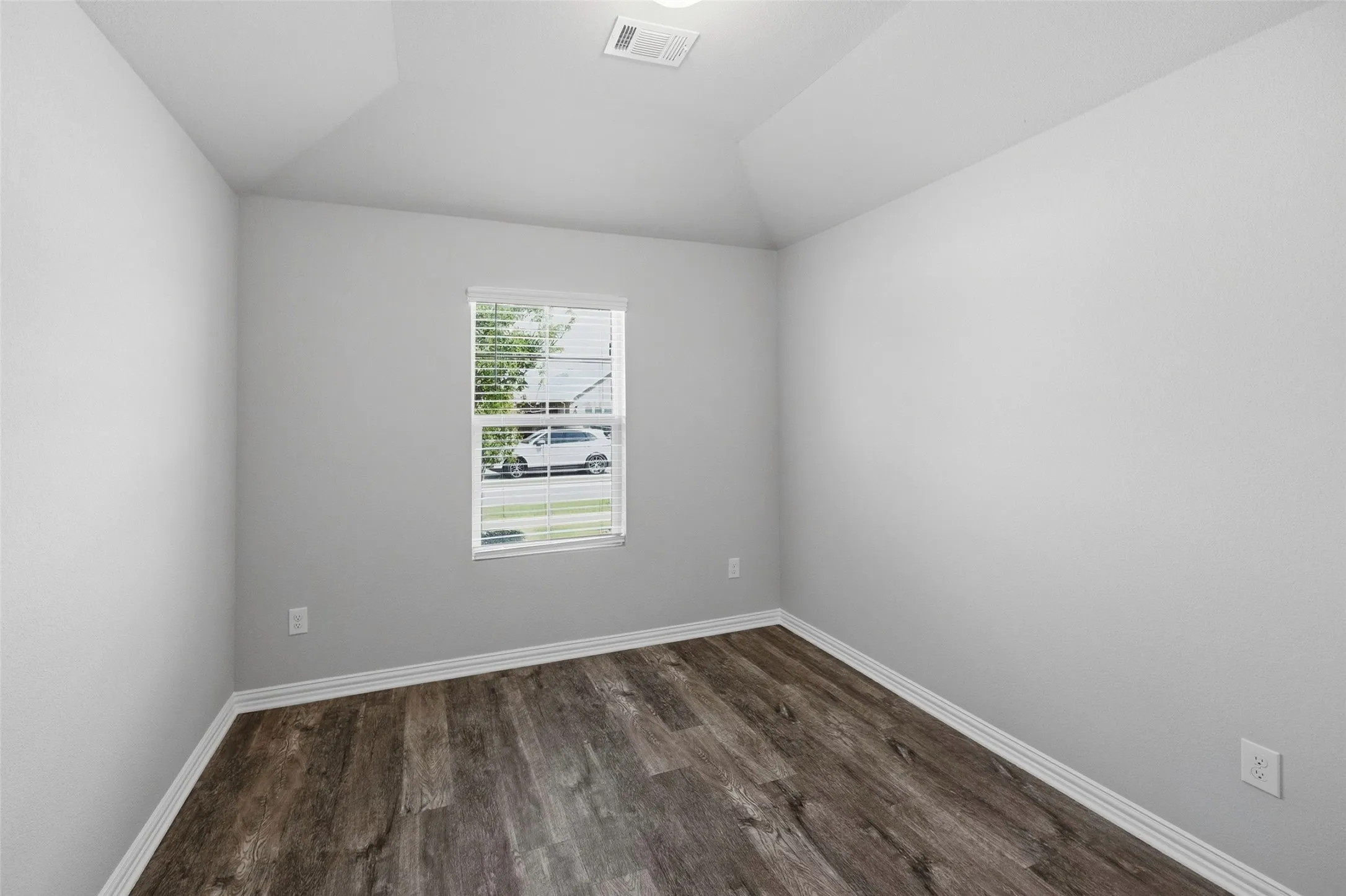 Single Family Residence For Sale in Tarrant County , 5556 Cypress Willow Bend, Fort Worth, Texas 76126, 4 Bedroom, 2 Bathroom, 2 Garage spaces, 1,716 Sqft, built in 2021, mls#21388577, Real Estate Agent in Fort Worth, Homes For Sale in Tarrant county, Homes For Sale in Fort Worth, Realtor in Fort Worth Texas, Real Estate Brokerage Independent Realty Texas, Luminita Cordes Realtor