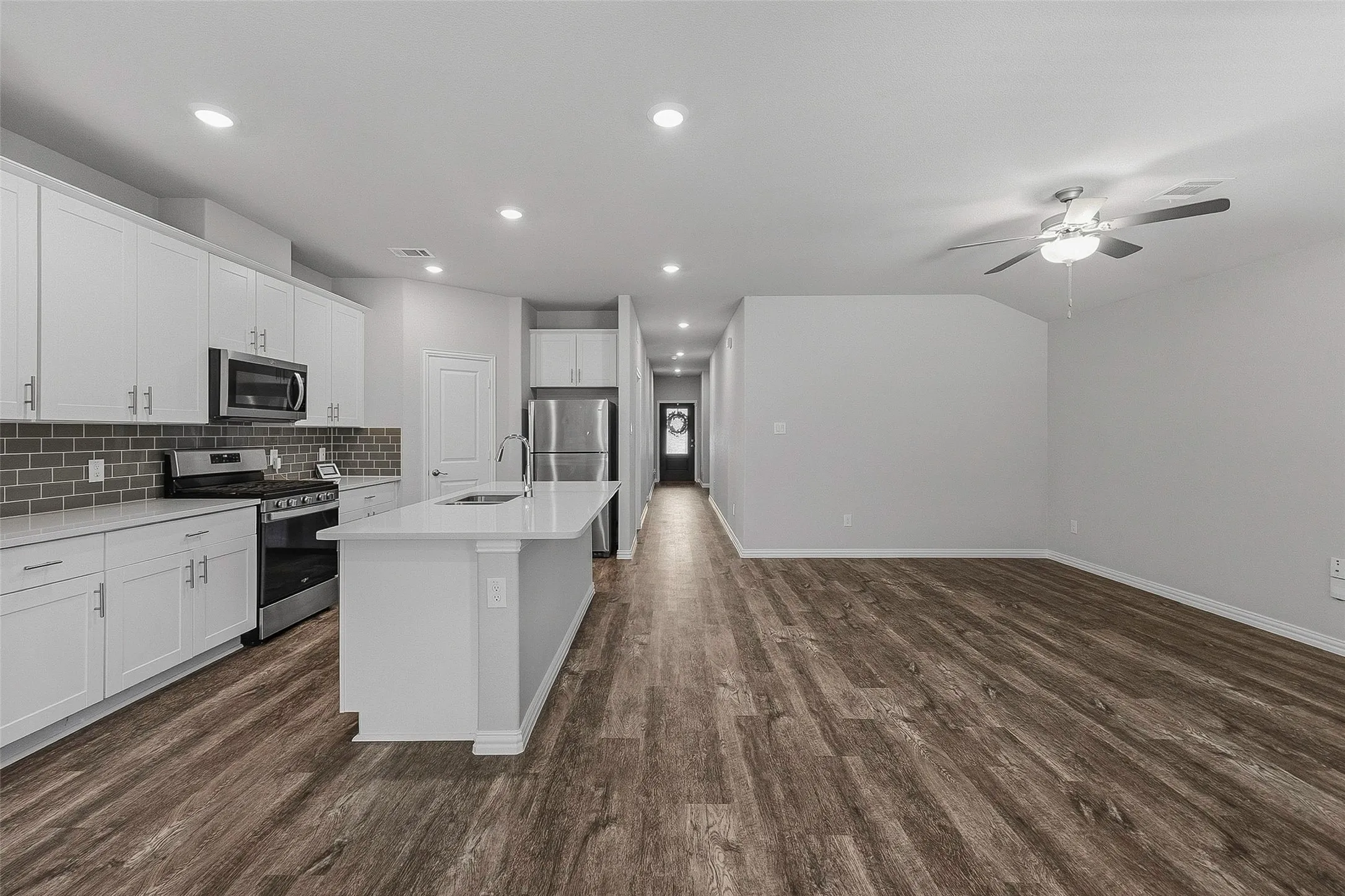 Single Family Residence For Sale in Tarrant County , 5556 Cypress Willow Bend, Fort Worth, Texas 76126, 4 Bedroom, 2 Bathroom, 2 Garage spaces, 1,716 Sqft, built in 2021, mls#21388577, Real Estate Agent in Fort Worth, Homes For Sale in Tarrant county, Homes For Sale in Fort Worth, Realtor in Fort Worth Texas, Real Estate Brokerage Independent Realty Texas, Luminita Cordes Realtor