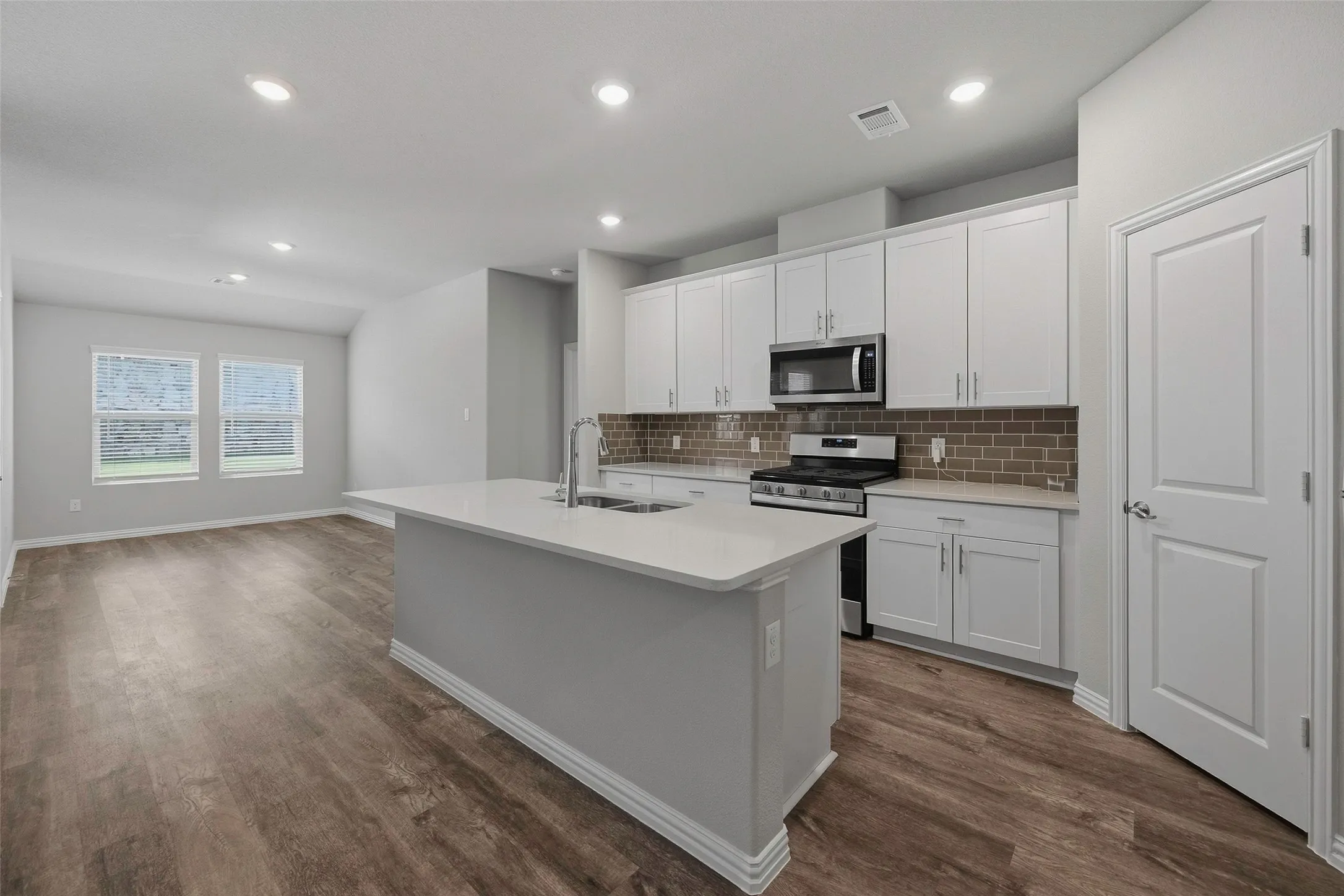 Single Family Residence For Sale in Tarrant County , 5556 Cypress Willow Bend, Fort Worth, Texas 76126, 4 Bedroom, 2 Bathroom, 2 Garage spaces, 1,716 Sqft, built in 2021, mls#21388577, Real Estate Agent in Fort Worth, Homes For Sale in Tarrant county, Homes For Sale in Fort Worth, Realtor in Fort Worth Texas, Real Estate Brokerage Independent Realty Texas, Luminita Cordes Realtor