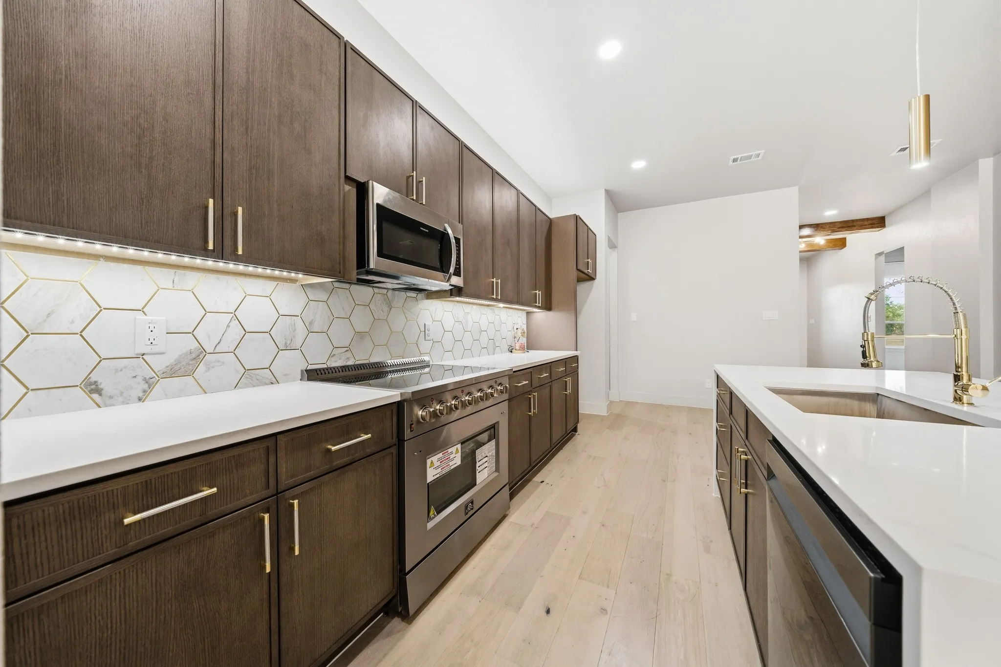 Single Family Residence For Sale in Hill County , 34002 Stonewood Drive, Whitney, Texas 76692, 3 Bedroom, 3 Bathroom, 2 Garage spaces, 2,150 Sqft, built in 2026, mls#21389708, Real Estate Agent in Whitney, Homes For Sale in Hill county, Homes For Sale in Whitney, Realtor in Whitney Texas, Real Estate Brokerage Independent Realty Texas, Luminita Cordes Realtor