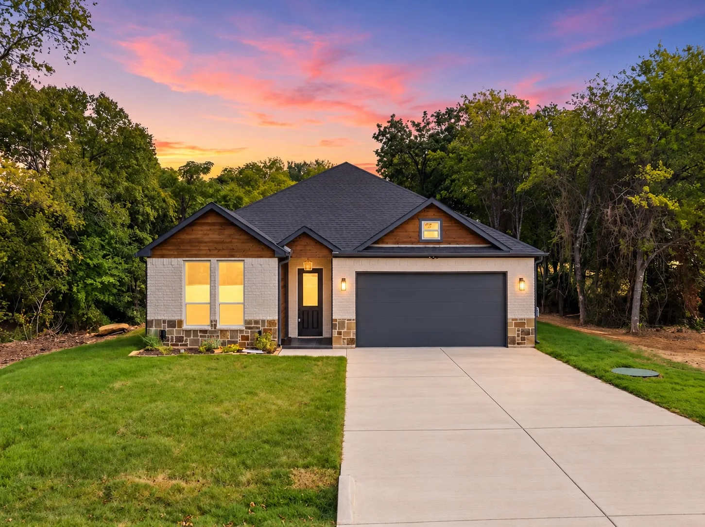 Single Family Residence For Sale in Hill County , 34002 Stonewood Drive, Whitney, Texas 76692, 3 Bedroom, 3 Bathroom, 2 Garage spaces, 2,150 Sqft, built in 2026, mls#21389708, Real Estate Agent in Whitney, Homes For Sale in Hill county, Homes For Sale in Whitney, Realtor in Whitney Texas, Real Estate Brokerage Independent Realty Texas, Luminita Cordes Realtor