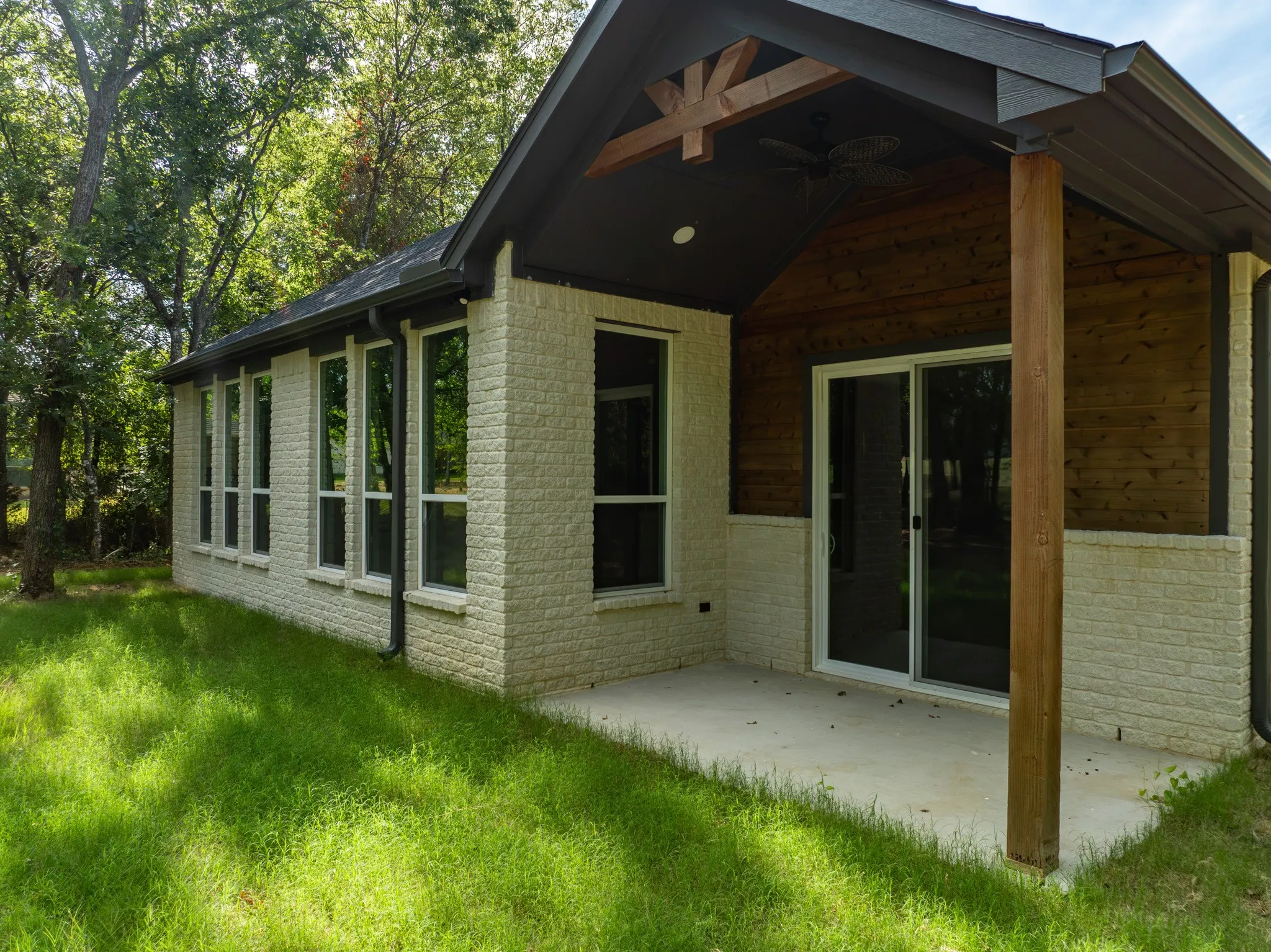 Single Family Residence For Sale in Hill County , 34002 Stonewood Drive, Whitney, Texas 76692, 3 Bedroom, 3 Bathroom, 2 Garage spaces, 2,150 Sqft, built in 2026, mls#21389708, Real Estate Agent in Whitney, Homes For Sale in Hill county, Homes For Sale in Whitney, Realtor in Whitney Texas, Real Estate Brokerage Independent Realty Texas, Luminita Cordes Realtor