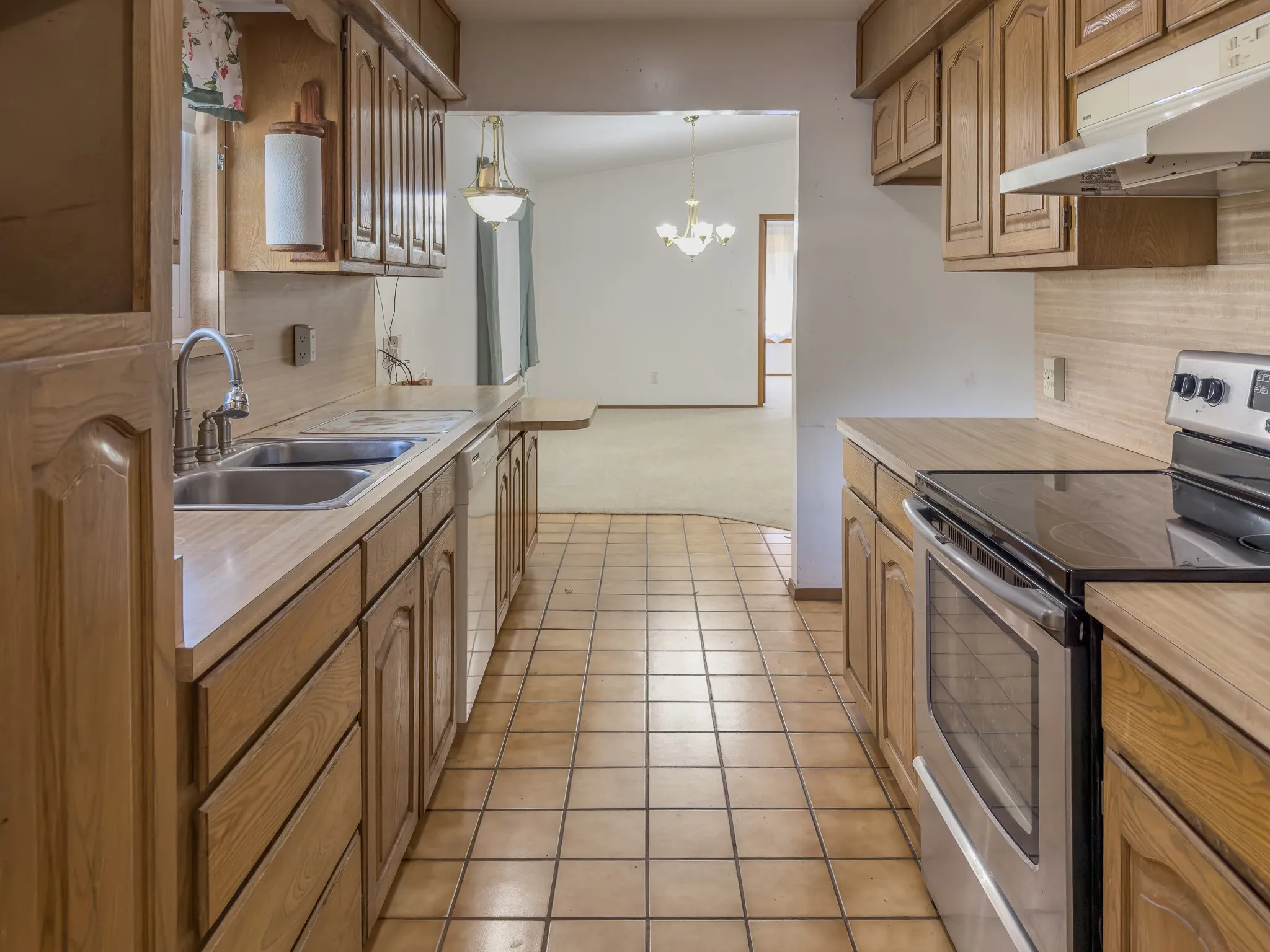 Single Family Residence For Sale in Parker County , 170 River View Road, Millsap, Texas 76066, 2 Bedroom, 2 Bathroom, 2 Garage spaces, 1,388 Sqft, built in 1984, mls#21391042, Real Estate Agent in Millsap, Homes For Sale in Parker county, Homes For Sale in Millsap, Realtor in Millsap Texas, Real Estate Brokerage Independent Realty Texas, Luminita Cordes Realtor