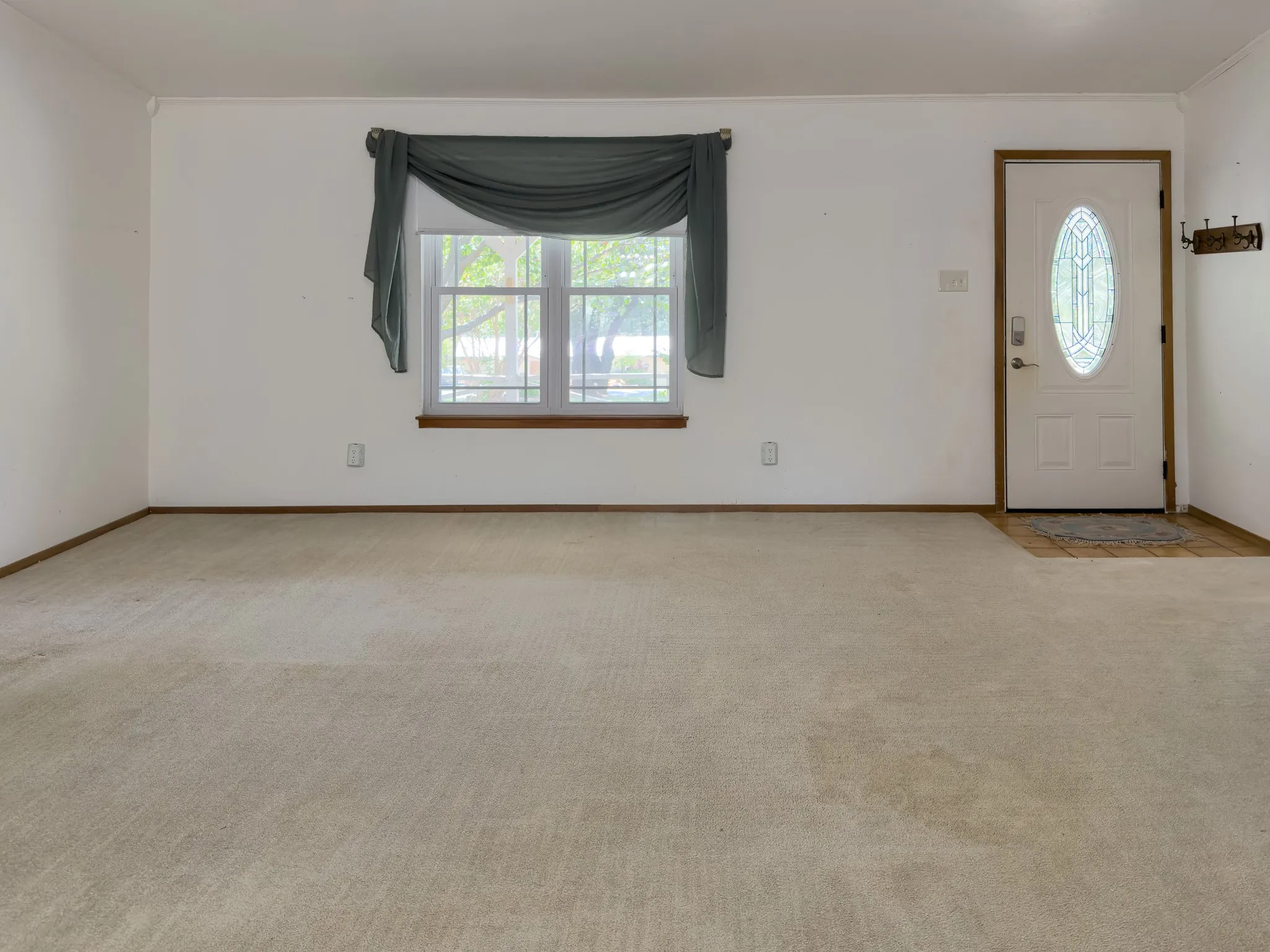 Single Family Residence For Sale in Parker County , 170 River View Road, Millsap, Texas 76066, 2 Bedroom, 2 Bathroom, 2 Garage spaces, 1,388 Sqft, built in 1984, mls#21391042, Real Estate Agent in Millsap, Homes For Sale in Parker county, Homes For Sale in Millsap, Realtor in Millsap Texas, Real Estate Brokerage Independent Realty Texas, Luminita Cordes Realtor