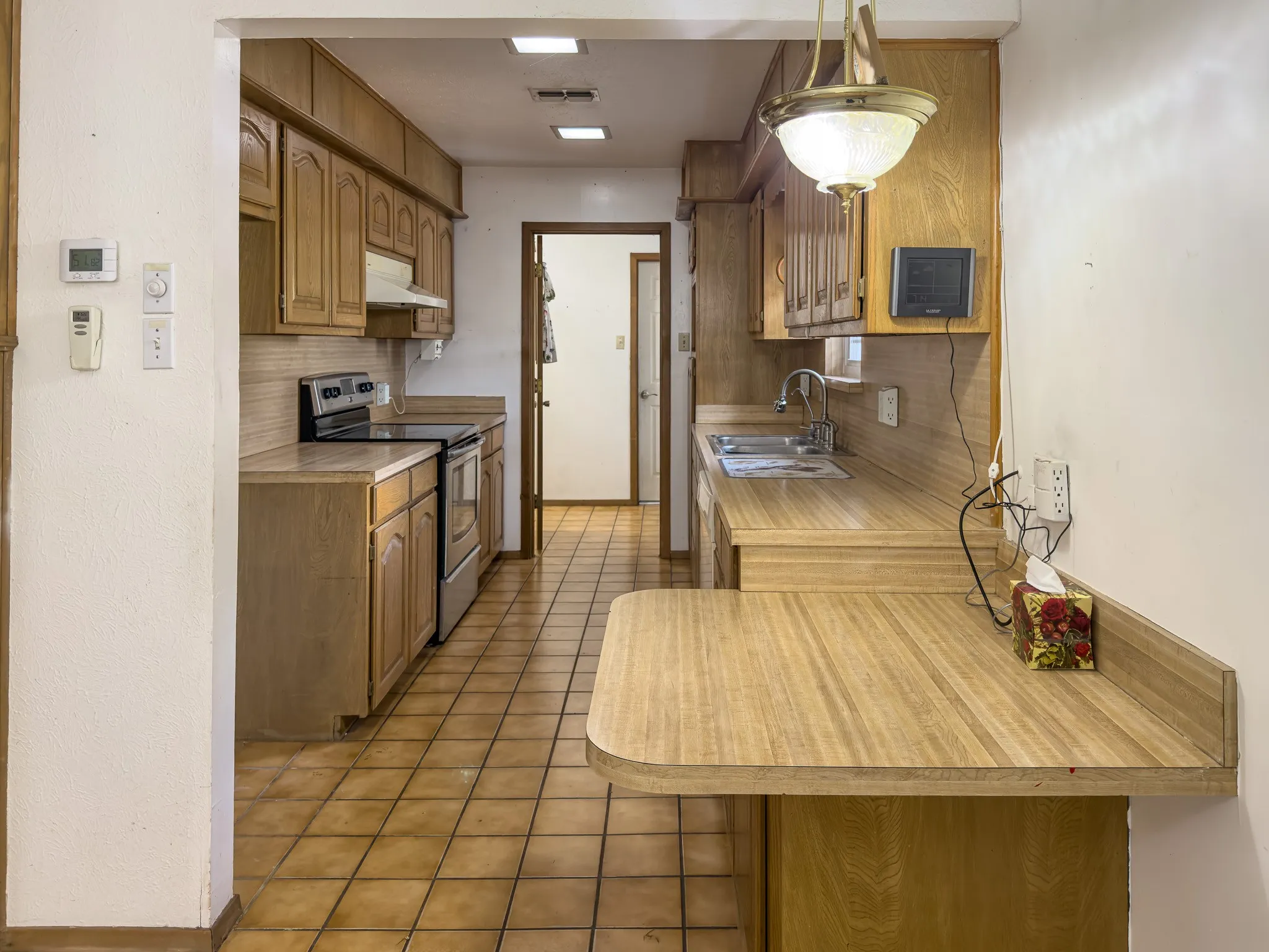 Single Family Residence For Sale in Parker County , 170 River View Road, Millsap, Texas 76066, 2 Bedroom, 2 Bathroom, 2 Garage spaces, 1,388 Sqft, built in 1984, mls#21391042, Real Estate Agent in Millsap, Homes For Sale in Parker county, Homes For Sale in Millsap, Realtor in Millsap Texas, Real Estate Brokerage Independent Realty Texas, Luminita Cordes Realtor