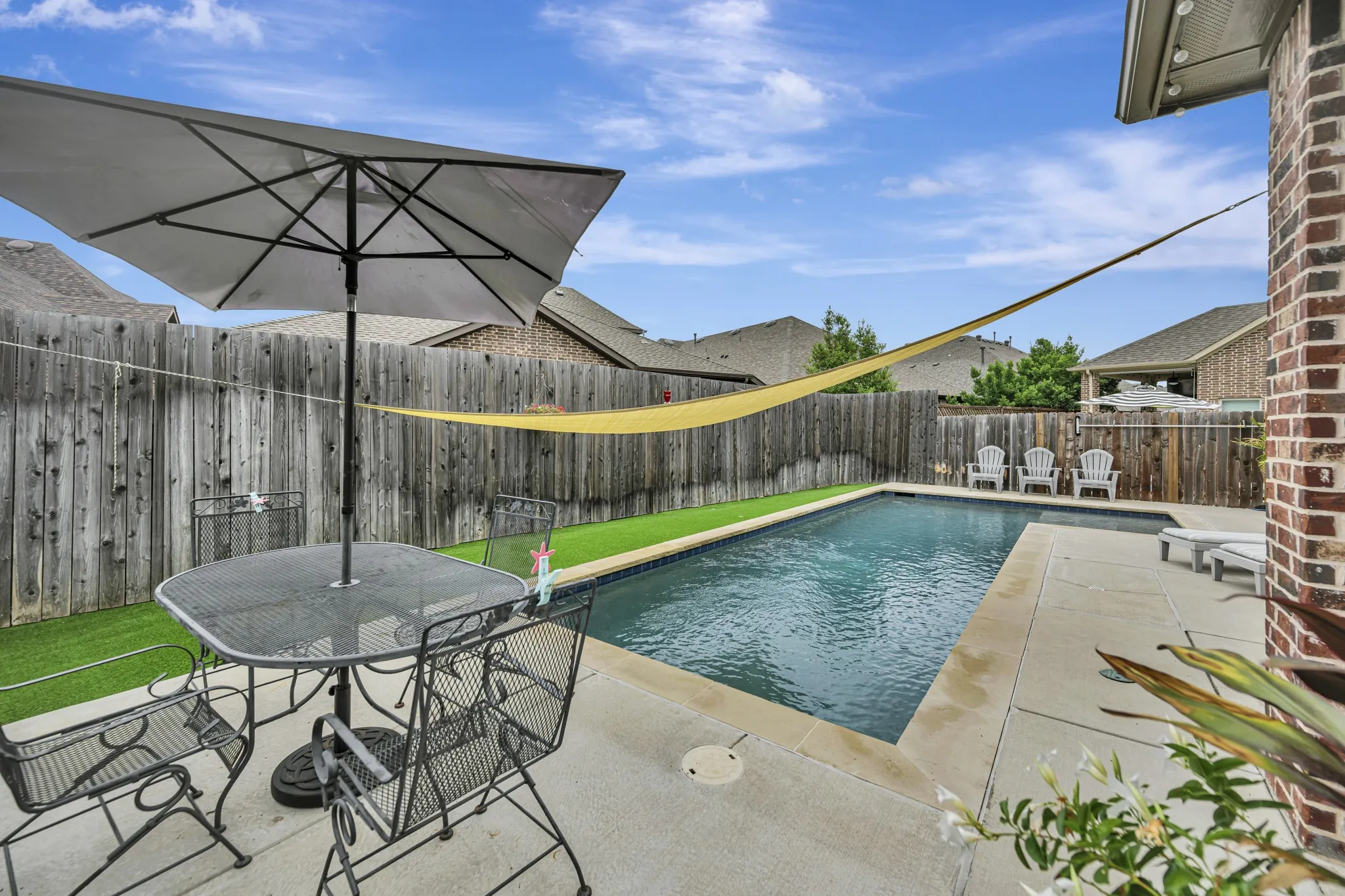 Single Family Residence For Sale in Denton County , 409 Middleton Drive, Roanoke, Texas 76262, 3 Bedroom, 2 Bathroom, 2 Garage spaces, 2,083 Sqft, built in 2015, mls#21390393, Real Estate Agent in Roanoke, Homes For Sale in Denton county, Homes For Sale in Roanoke, Realtor in Roanoke Texas, Real Estate Brokerage Independent Realty Texas, Luminita Cordes Realtor