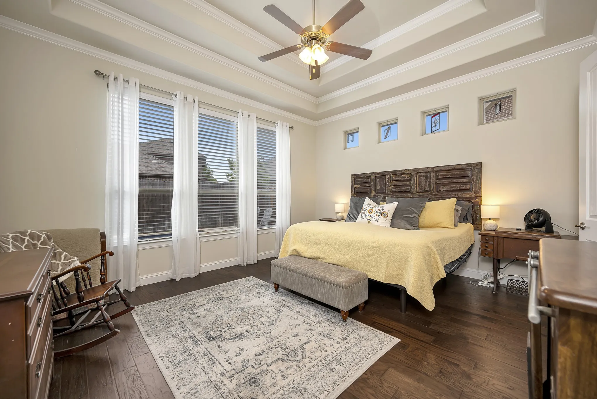 Single Family Residence For Sale in Denton County , 409 Middleton Drive, Roanoke, Texas 76262, 3 Bedroom, 2 Bathroom, 2 Garage spaces, 2,083 Sqft, built in 2015, mls#21390393, Real Estate Agent in Roanoke, Homes For Sale in Denton county, Homes For Sale in Roanoke, Realtor in Roanoke Texas, Real Estate Brokerage Independent Realty Texas, Luminita Cordes Realtor