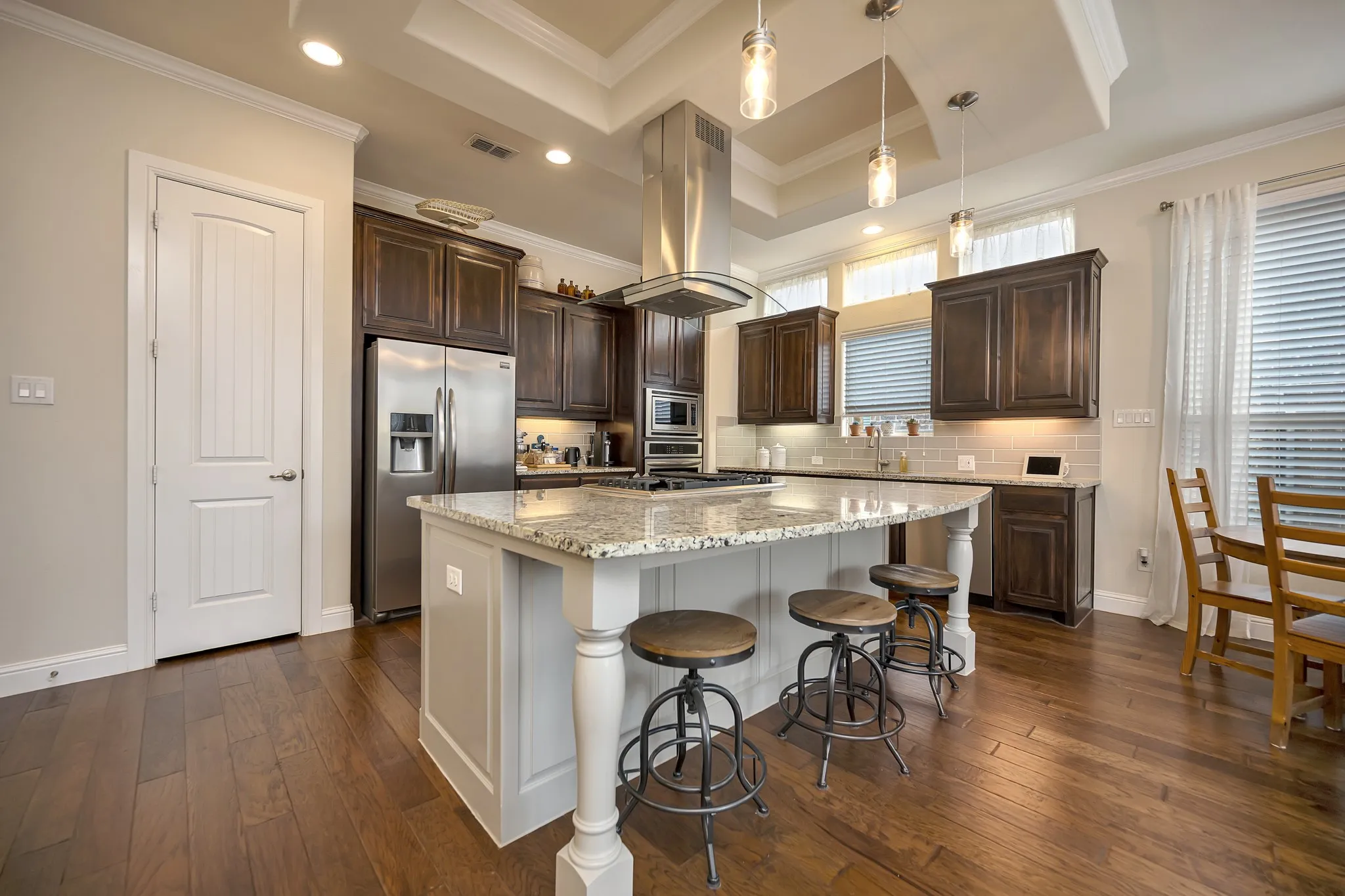 Single Family Residence For Sale in Denton County , 409 Middleton Drive, Roanoke, Texas 76262, 3 Bedroom, 2 Bathroom, 2 Garage spaces, 2,083 Sqft, built in 2015, mls#21390393, Real Estate Agent in Roanoke, Homes For Sale in Denton county, Homes For Sale in Roanoke, Realtor in Roanoke Texas, Real Estate Brokerage Independent Realty Texas, Luminita Cordes Realtor