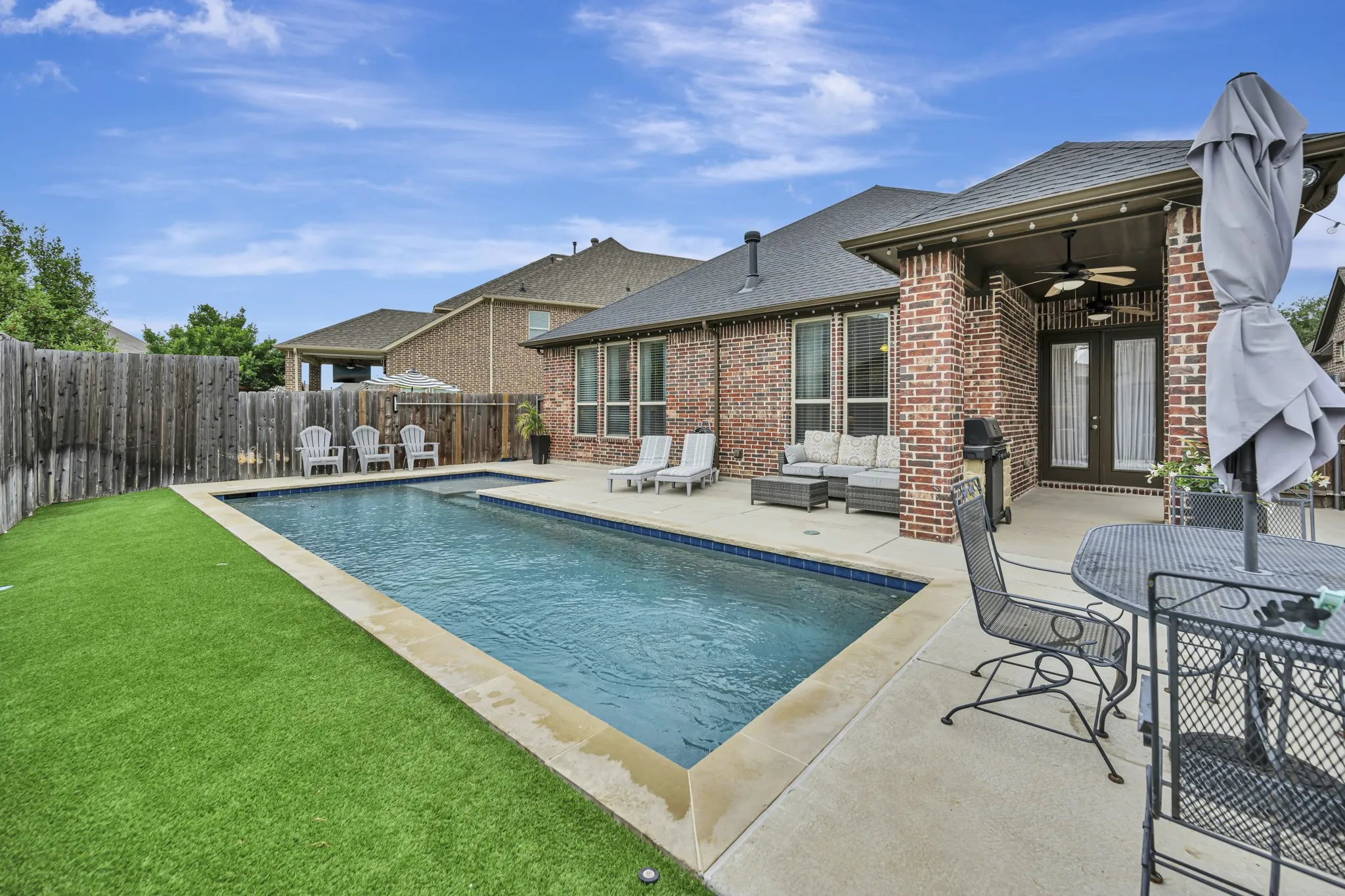 Single Family Residence For Sale in Denton County , 409 Middleton Drive, Roanoke, Texas 76262, 3 Bedroom, 2 Bathroom, 2 Garage spaces, 2,083 Sqft, built in 2015, mls#21390393, Real Estate Agent in Roanoke, Homes For Sale in Denton county, Homes For Sale in Roanoke, Realtor in Roanoke Texas, Real Estate Brokerage Independent Realty Texas, Luminita Cordes Realtor