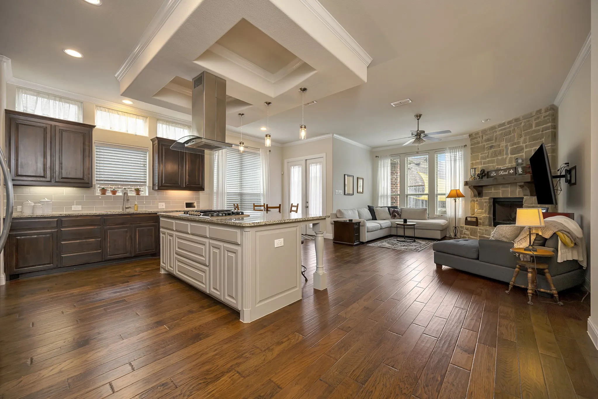 Single Family Residence For Sale in Denton County , 409 Middleton Drive, Roanoke, Texas 76262, 3 Bedroom, 2 Bathroom, 2 Garage spaces, 2,083 Sqft, built in 2015, mls#21390393, Real Estate Agent in Roanoke, Homes For Sale in Denton county, Homes For Sale in Roanoke, Realtor in Roanoke Texas, Real Estate Brokerage Independent Realty Texas, Luminita Cordes Realtor