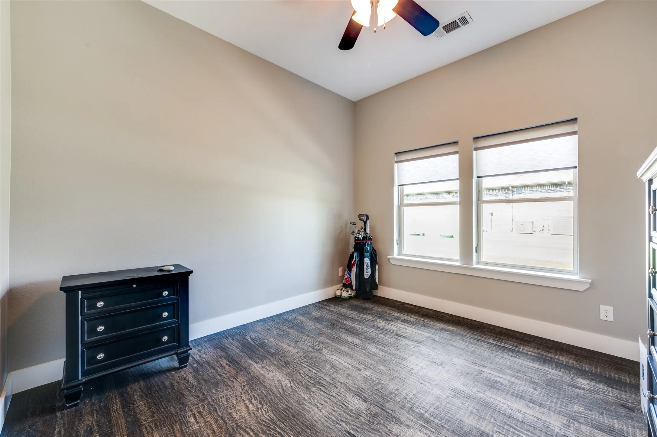 Single Family Residence For Rent in Grayson County , 650 Cypress Point Drive, Gunter, Texas 75058, 3 Bedroom, 3 Bathroom, 3 Garage spaces, 2,502 Sqft, built in 2017, mls#21391043, Real Estate Agent in Gunter, Homes For Rent in Grayson county, Homes For Rent in Gunter, Realtor in Gunter Texas, Real Estate Brokerage Independent Realty Texas, Luminita Cordes Realtor