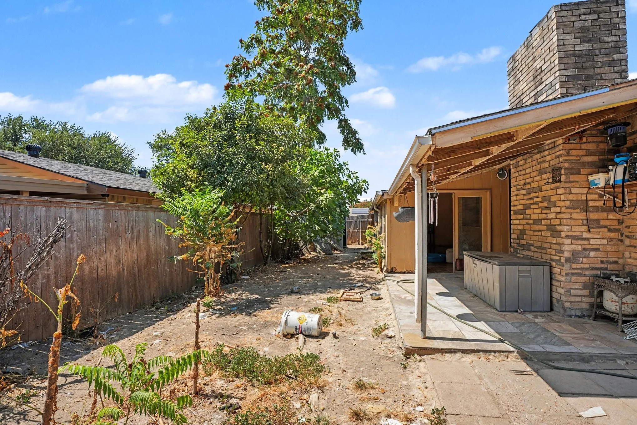 Single Family Residence For Sale in Dallas County , 3602 Clover Meadow Drive, Garland, Texas 75043, 3 Bedroom, 2 Bathroom, 2 Garage spaces, 2,220 Sqft, built in 1977, mls#21380513, Real Estate Agent in Garland, Homes For Sale in Dallas county, Homes For Sale in Garland, Realtor in Garland Texas, Real Estate Brokerage Independent Realty Texas, Luminita Cordes Realtor