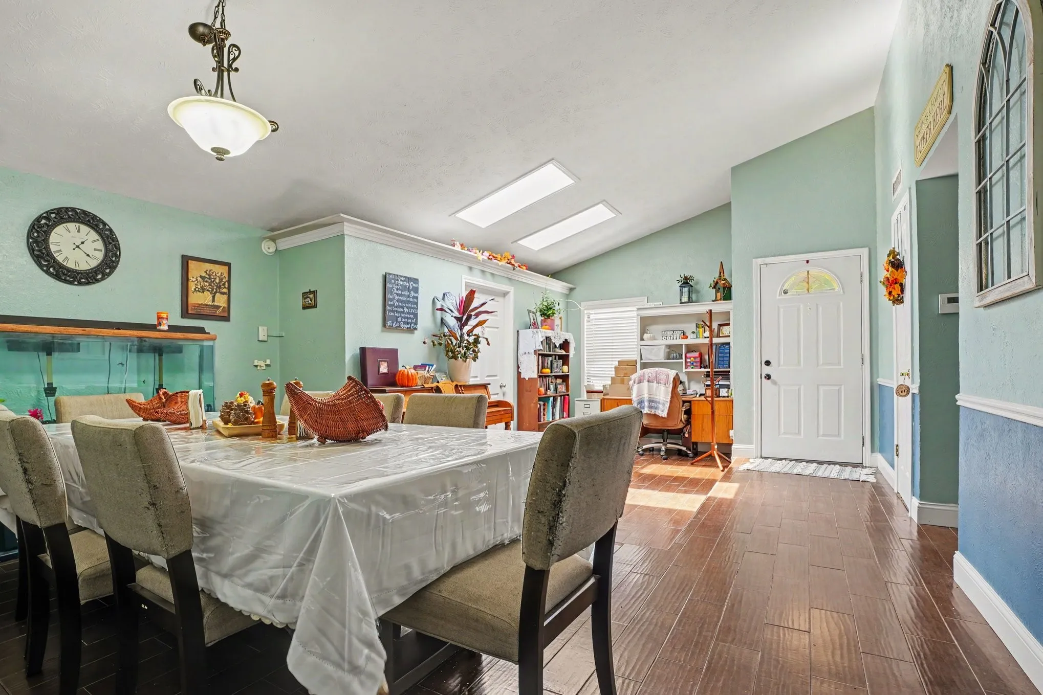 Single Family Residence For Sale in Dallas County , 3602 Clover Meadow Drive, Garland, Texas 75043, 3 Bedroom, 2 Bathroom, 2 Garage spaces, 2,220 Sqft, built in 1977, mls#21380513, Real Estate Agent in Garland, Homes For Sale in Dallas county, Homes For Sale in Garland, Realtor in Garland Texas, Real Estate Brokerage Independent Realty Texas, Luminita Cordes Realtor