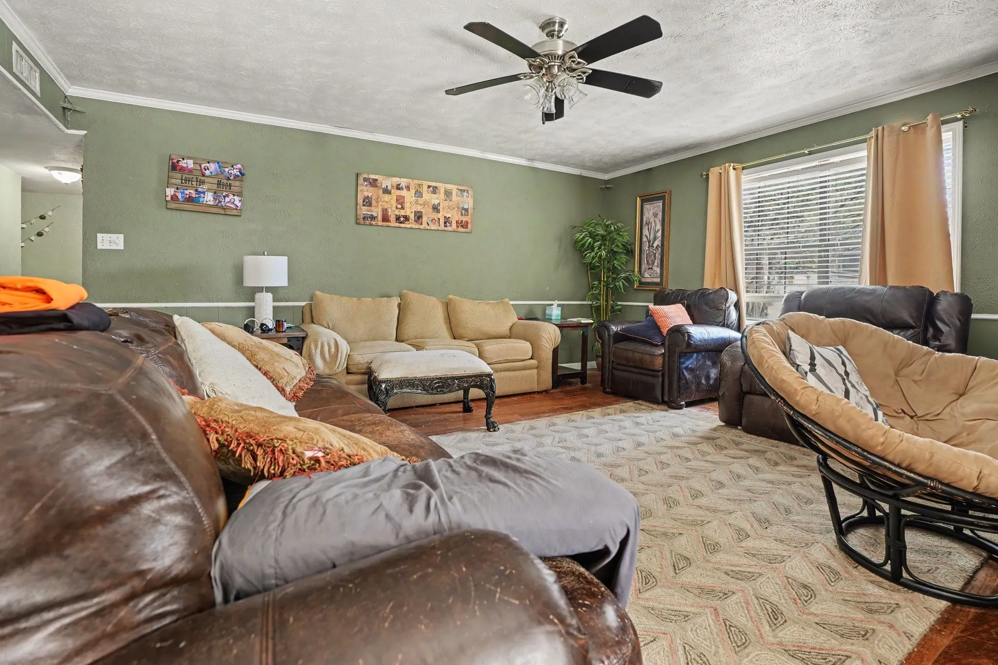 Single Family Residence For Sale in Dallas County , 3602 Clover Meadow Drive, Garland, Texas 75043, 3 Bedroom, 2 Bathroom, 2 Garage spaces, 2,220 Sqft, built in 1977, mls#21380513, Real Estate Agent in Garland, Homes For Sale in Dallas county, Homes For Sale in Garland, Realtor in Garland Texas, Real Estate Brokerage Independent Realty Texas, Luminita Cordes Realtor