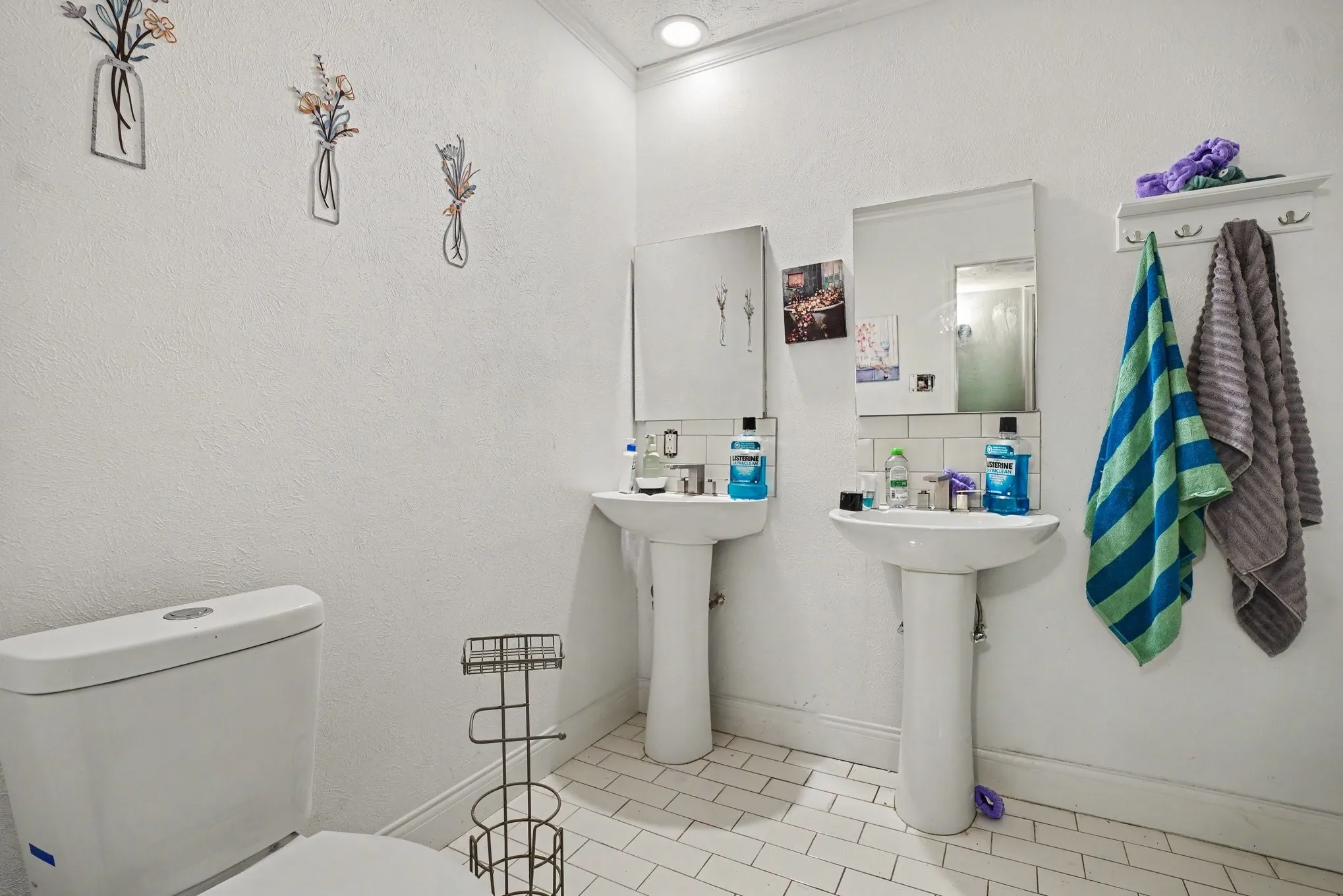 Single Family Residence For Sale in Dallas County , 3602 Clover Meadow Drive, Garland, Texas 75043, 3 Bedroom, 2 Bathroom, 2 Garage spaces, 2,220 Sqft, built in 1977, mls#21380513, Real Estate Agent in Garland, Homes For Sale in Dallas county, Homes For Sale in Garland, Realtor in Garland Texas, Real Estate Brokerage Independent Realty Texas, Luminita Cordes Realtor