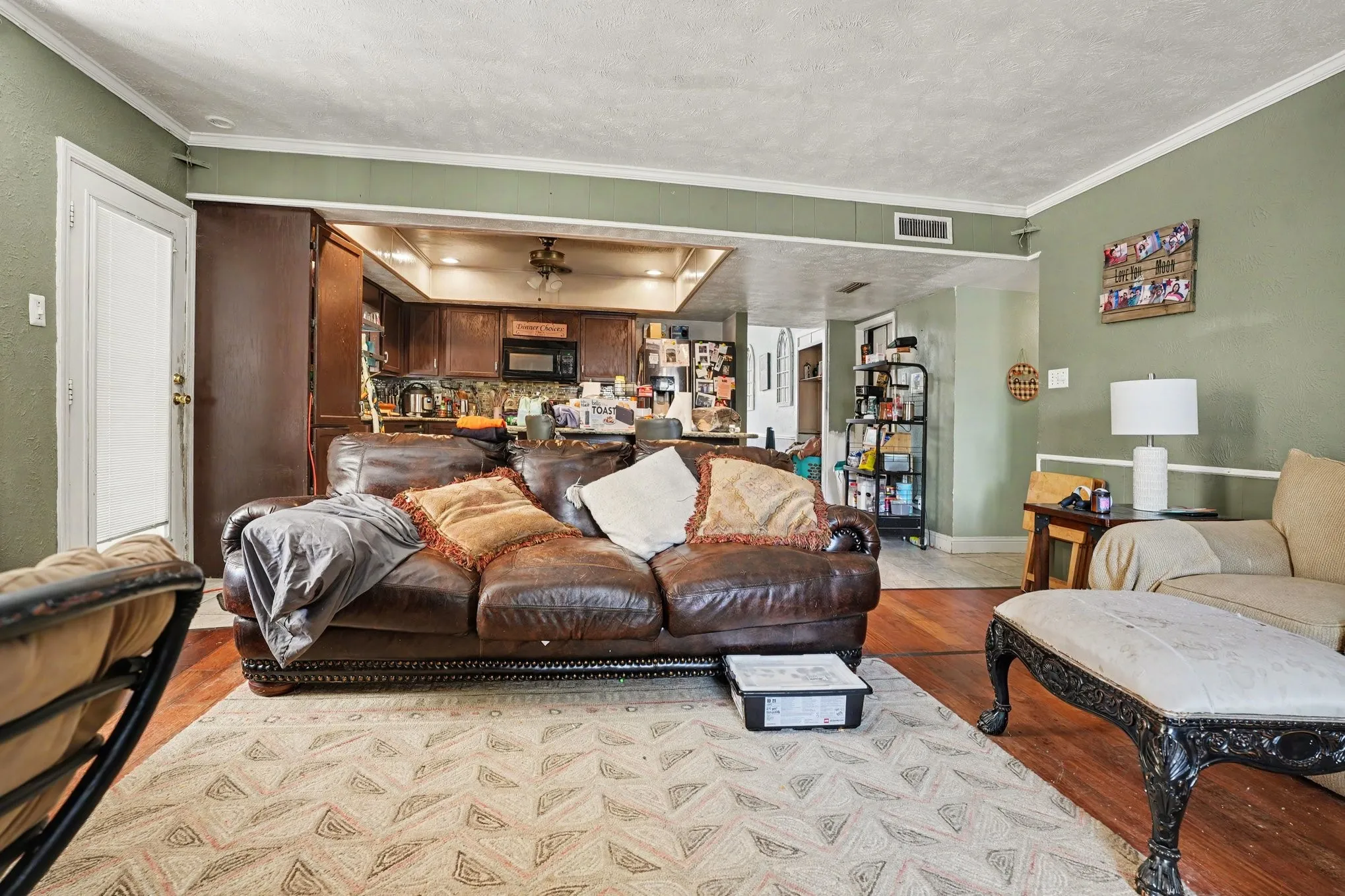 Single Family Residence For Sale in Dallas County , 3602 Clover Meadow Drive, Garland, Texas 75043, 3 Bedroom, 2 Bathroom, 2 Garage spaces, 2,220 Sqft, built in 1977, mls#21380513, Real Estate Agent in Garland, Homes For Sale in Dallas county, Homes For Sale in Garland, Realtor in Garland Texas, Real Estate Brokerage Independent Realty Texas, Luminita Cordes Realtor