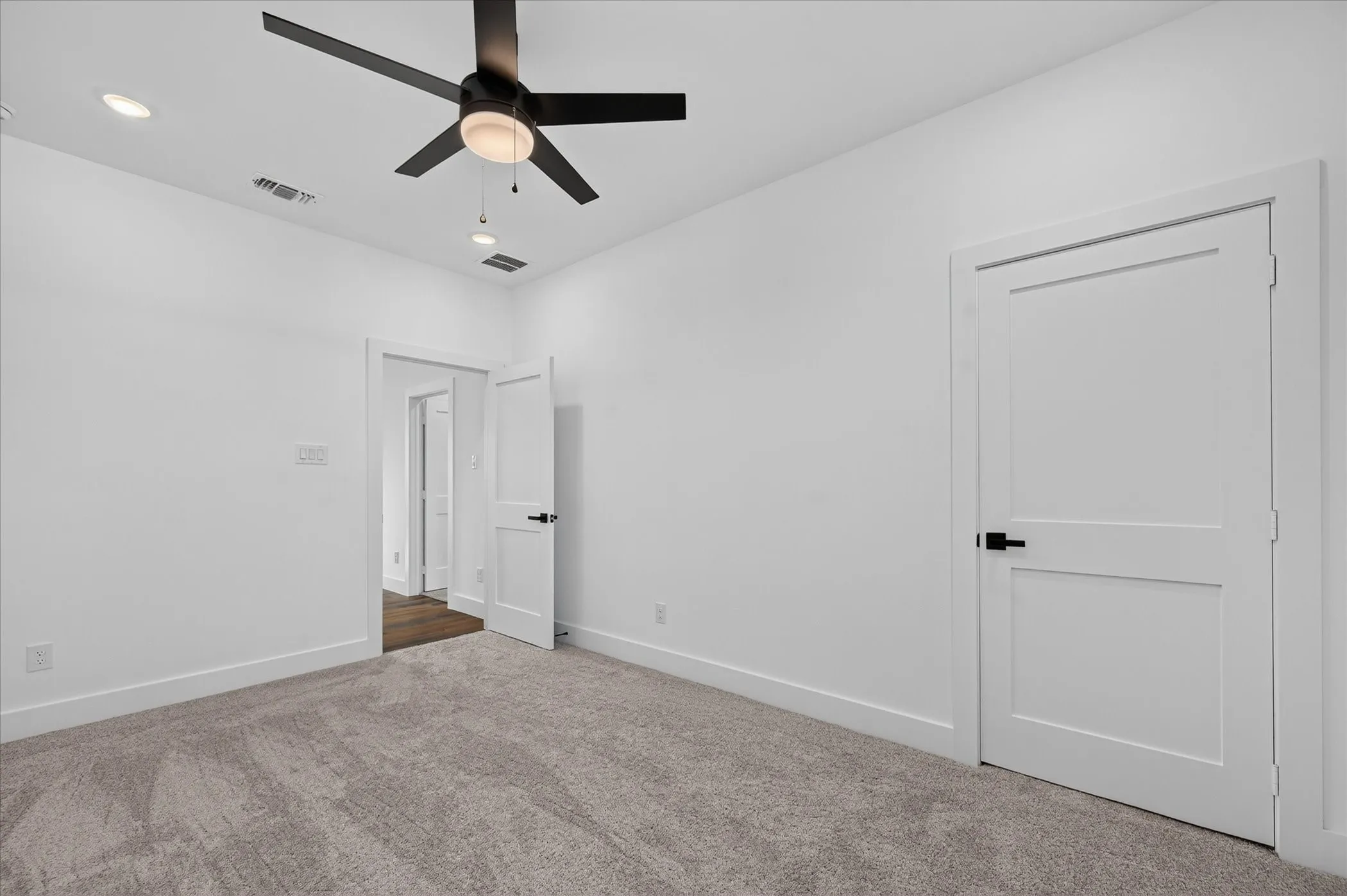 Single Family Residence For Sale in Dallas County , 3707 Pilgrims Mews, Rowlett, Texas 75088, 4 Bedroom, 3 Bathroom, 2 Garage spaces, 3,234 Sqft, built in 2024, mls#21390730, Real Estate Agent in Rowlett, Homes For Sale in Dallas county, Homes For Sale in Rowlett, Realtor in Rowlett Texas, Real Estate Brokerage Independent Realty Texas, Luminita Cordes Realtor