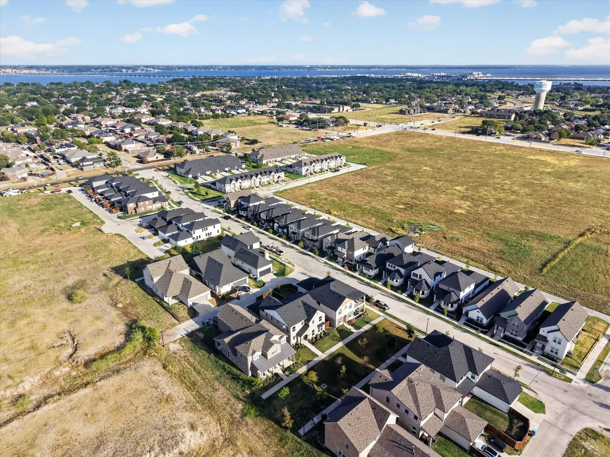 Single Family Residence For Sale in Dallas County , 3707 Pilgrims Mews, Rowlett, Texas 75088, 4 Bedroom, 3 Bathroom, 2 Garage spaces, 3,234 Sqft, built in 2024, mls#21390730, Real Estate Agent in Rowlett, Homes For Sale in Dallas county, Homes For Sale in Rowlett, Realtor in Rowlett Texas, Real Estate Brokerage Independent Realty Texas, Luminita Cordes Realtor