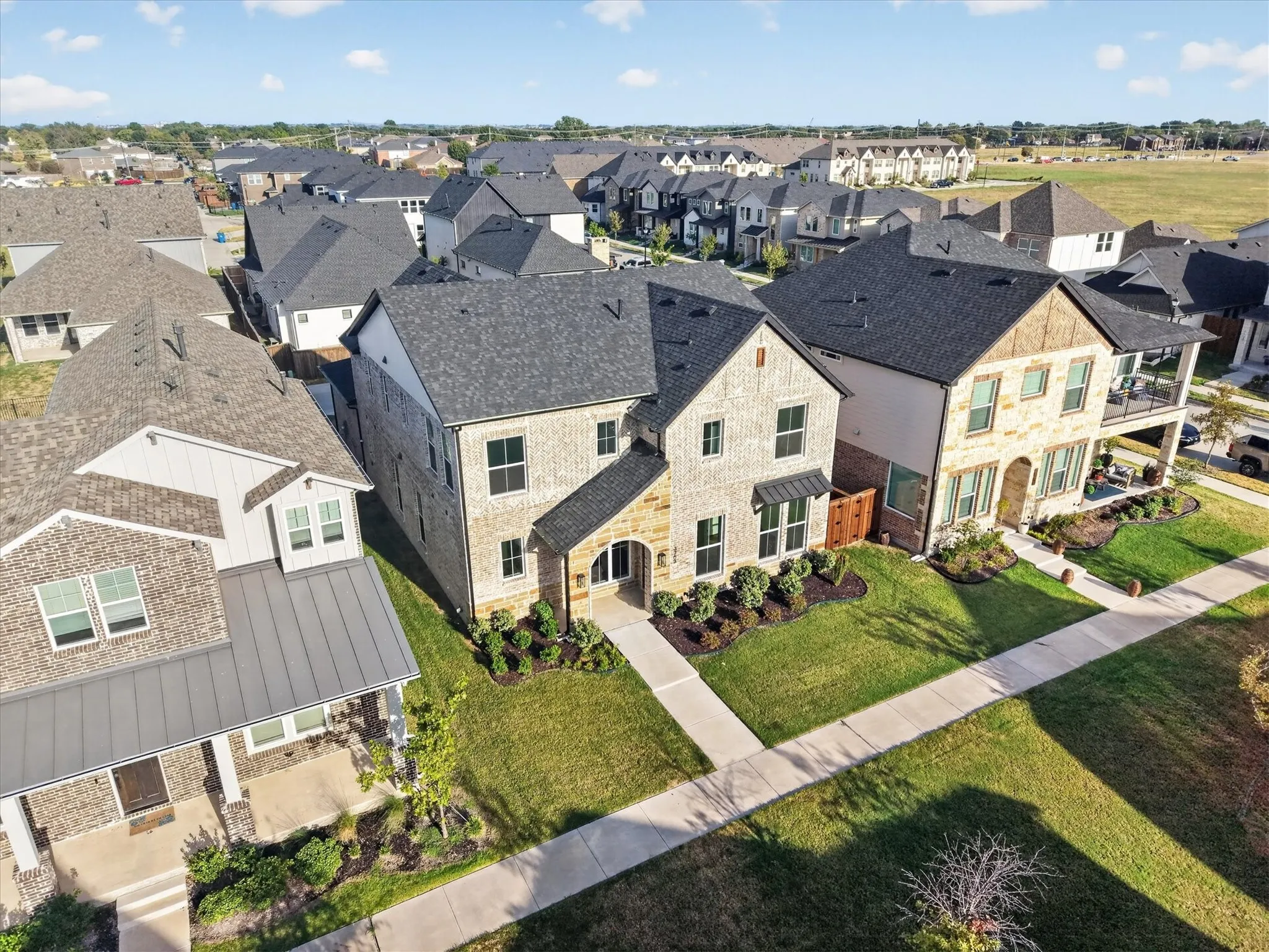 Single Family Residence For Sale in Dallas County , 3707 Pilgrims Mews, Rowlett, Texas 75088, 4 Bedroom, 3 Bathroom, 2 Garage spaces, 3,234 Sqft, built in 2024, mls#21390730, Real Estate Agent in Rowlett, Homes For Sale in Dallas county, Homes For Sale in Rowlett, Realtor in Rowlett Texas, Real Estate Brokerage Independent Realty Texas, Luminita Cordes Realtor