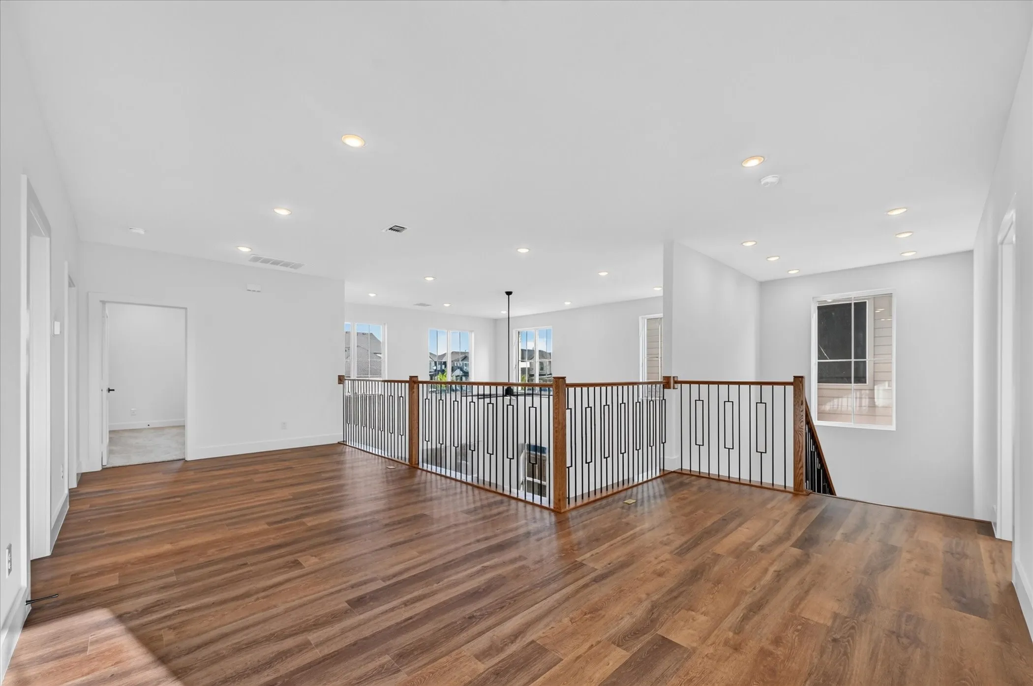 Single Family Residence For Sale in Dallas County , 3707 Pilgrims Mews, Rowlett, Texas 75088, 4 Bedroom, 3 Bathroom, 2 Garage spaces, 3,234 Sqft, built in 2024, mls#21390730, Real Estate Agent in Rowlett, Homes For Sale in Dallas county, Homes For Sale in Rowlett, Realtor in Rowlett Texas, Real Estate Brokerage Independent Realty Texas, Luminita Cordes Realtor