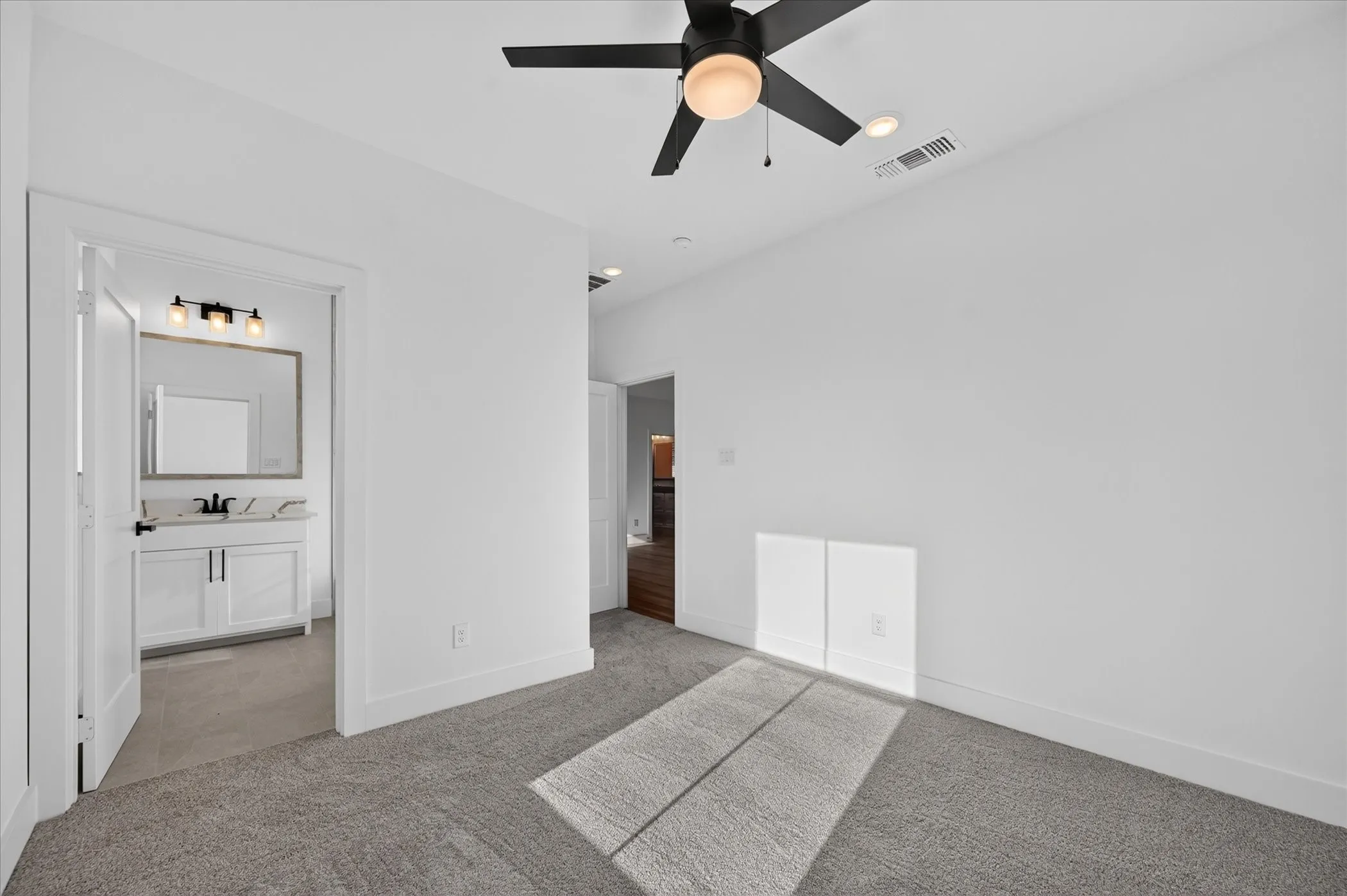 Single Family Residence For Sale in Dallas County , 3707 Pilgrims Mews, Rowlett, Texas 75088, 4 Bedroom, 3 Bathroom, 2 Garage spaces, 3,234 Sqft, built in 2024, mls#21390730, Real Estate Agent in Rowlett, Homes For Sale in Dallas county, Homes For Sale in Rowlett, Realtor in Rowlett Texas, Real Estate Brokerage Independent Realty Texas, Luminita Cordes Realtor