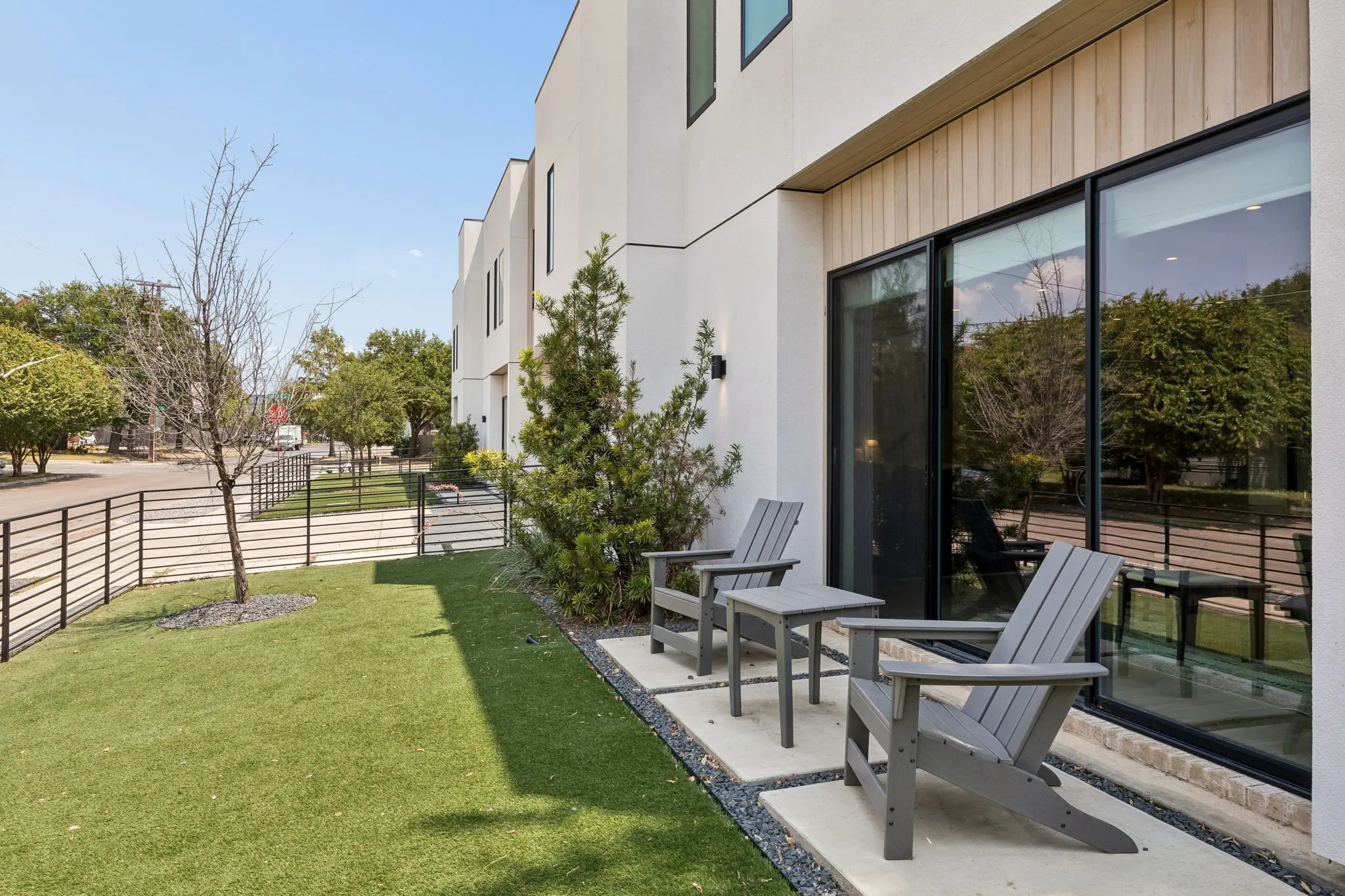 Single Family Residence For Rent in Dallas County , 5548 Sears Street, Dallas, Texas 75206, 3 Bedroom, 3 Bathroom, 2 Garage spaces, 2,552 Sqft, built in 2023, mls#21390972, Real Estate Agent in Dallas, Homes For Rent in Dallas county, Homes For Rent in Dallas, Realtor in Dallas Texas, Real Estate Brokerage Independent Realty Texas, Luminita Cordes Realtor