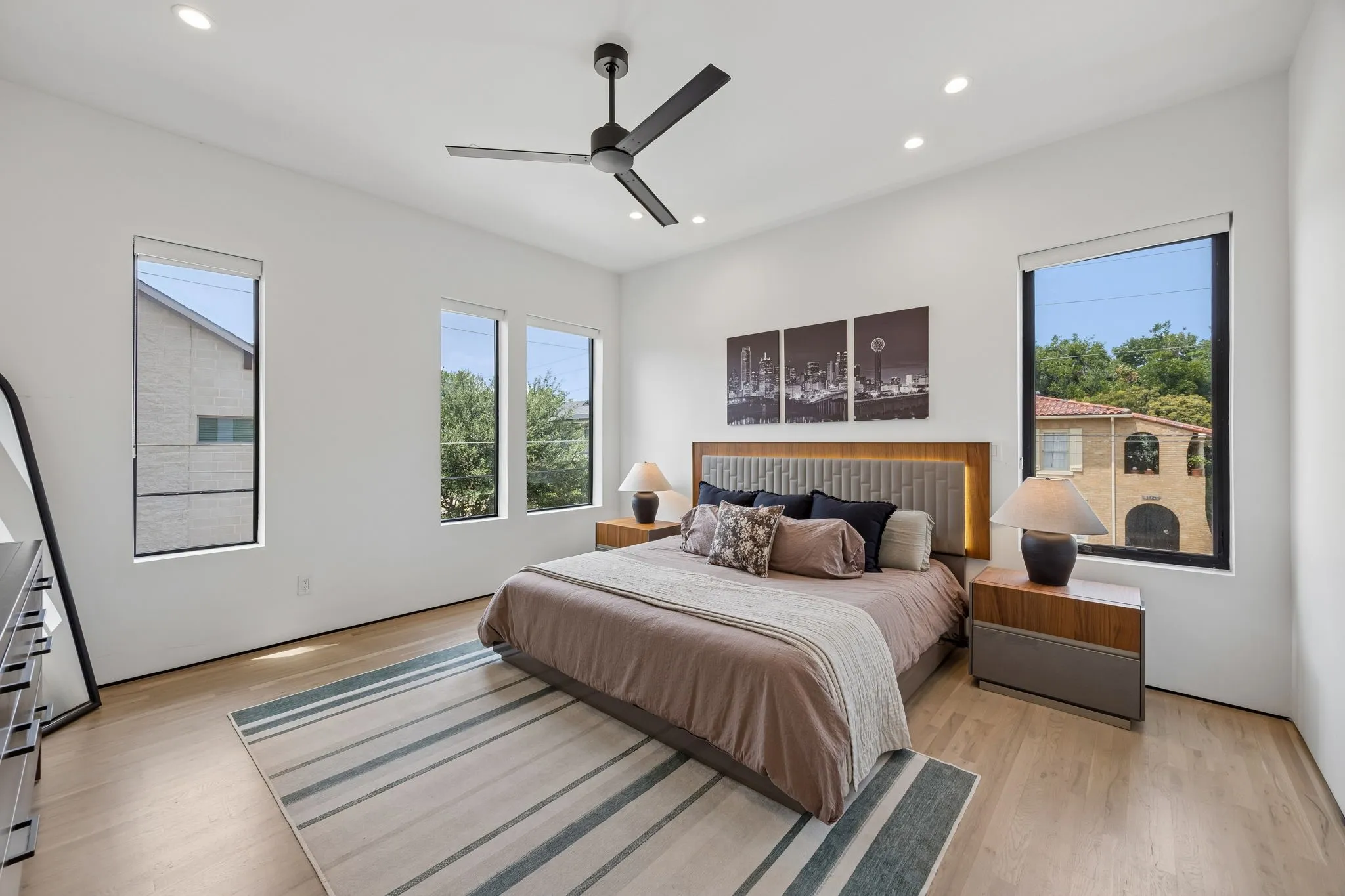 Single Family Residence For Rent in Dallas County , 5548 Sears Street, Dallas, Texas 75206, 3 Bedroom, 3 Bathroom, 2 Garage spaces, 2,552 Sqft, built in 2023, mls#21390972, Real Estate Agent in Dallas, Homes For Rent in Dallas county, Homes For Rent in Dallas, Realtor in Dallas Texas, Real Estate Brokerage Independent Realty Texas, Luminita Cordes Realtor
