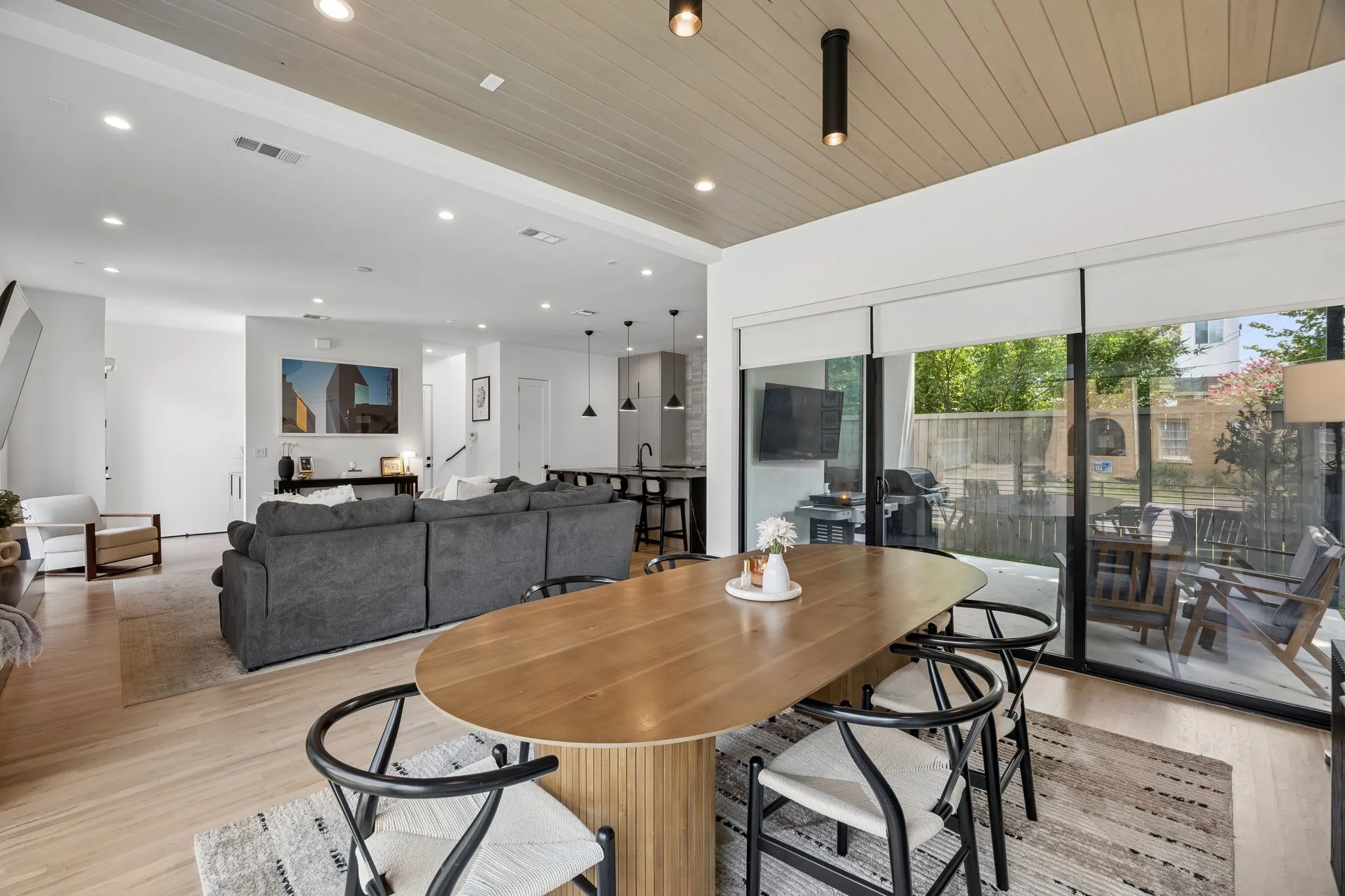 Single Family Residence For Rent in Dallas County , 5548 Sears Street, Dallas, Texas 75206, 3 Bedroom, 3 Bathroom, 2 Garage spaces, 2,552 Sqft, built in 2023, mls#21390972, Real Estate Agent in Dallas, Homes For Rent in Dallas county, Homes For Rent in Dallas, Realtor in Dallas Texas, Real Estate Brokerage Independent Realty Texas, Luminita Cordes Realtor