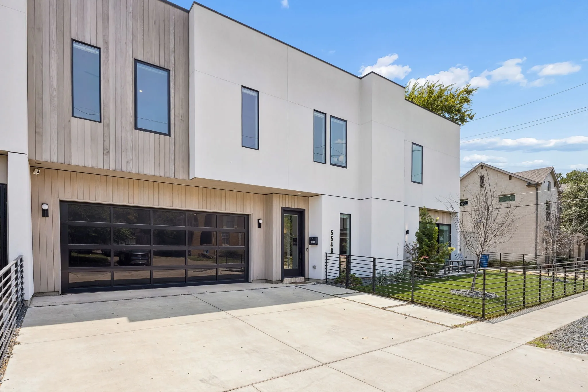 Single Family Residence For Rent in Dallas County , 5548 Sears Street, Dallas, Texas 75206, 3 Bedroom, 3 Bathroom, 2 Garage spaces, 2,552 Sqft, built in 2023, mls#21390972, Real Estate Agent in Dallas, Homes For Rent in Dallas county, Homes For Rent in Dallas, Realtor in Dallas Texas, Real Estate Brokerage Independent Realty Texas, Luminita Cordes Realtor