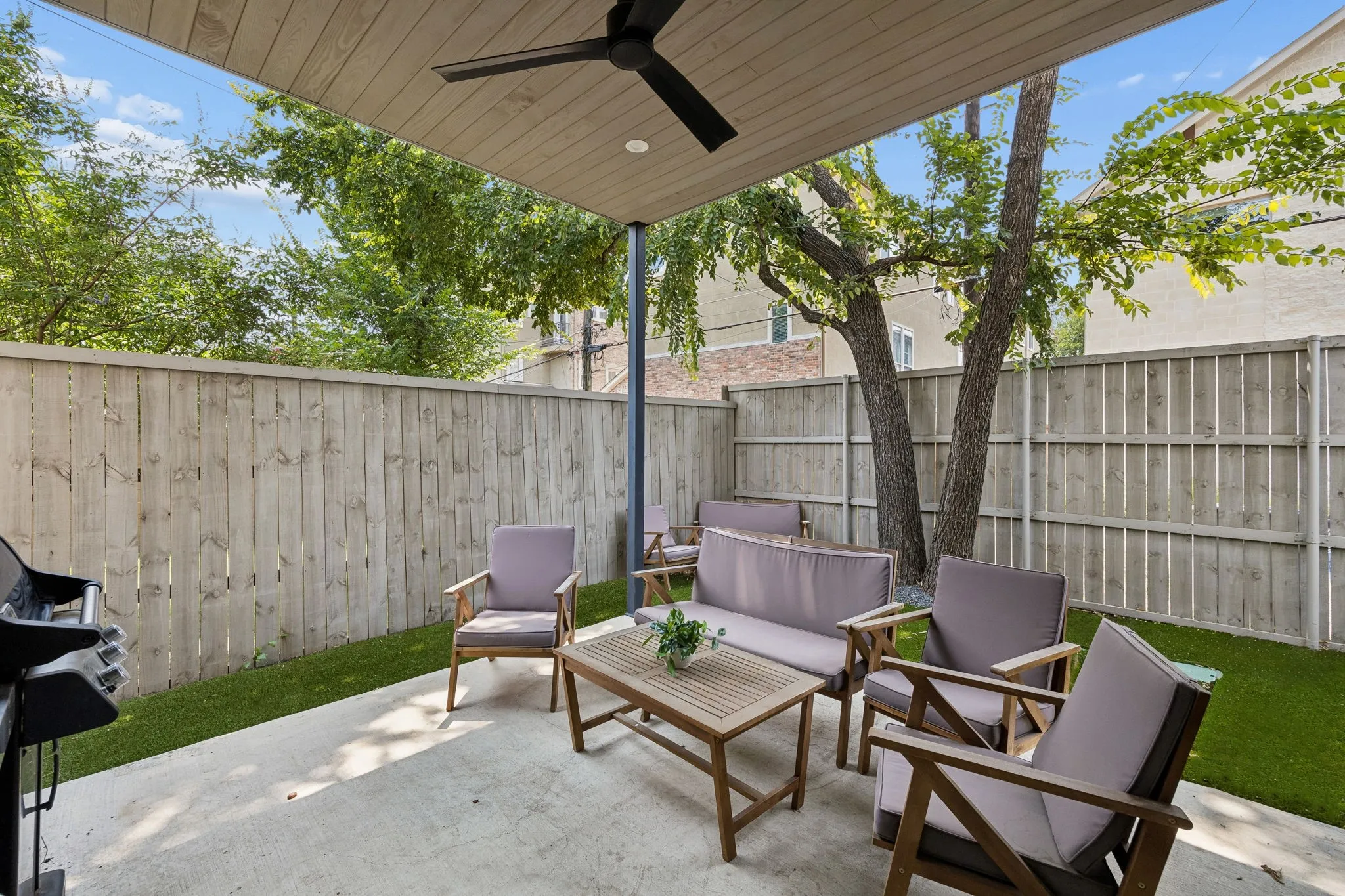 Single Family Residence For Rent in Dallas County , 5548 Sears Street, Dallas, Texas 75206, 3 Bedroom, 3 Bathroom, 2 Garage spaces, 2,552 Sqft, built in 2023, mls#21390972, Real Estate Agent in Dallas, Homes For Rent in Dallas county, Homes For Rent in Dallas, Realtor in Dallas Texas, Real Estate Brokerage Independent Realty Texas, Luminita Cordes Realtor