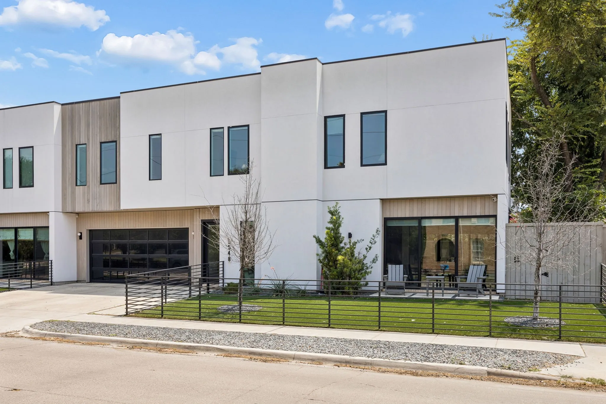 Single Family Residence For Rent in Dallas County , 5548 Sears Street, Dallas, Texas 75206, 3 Bedroom, 3 Bathroom, 2 Garage spaces, 2,552 Sqft, built in 2023, mls#21390972, Real Estate Agent in Dallas, Homes For Rent in Dallas county, Homes For Rent in Dallas, Realtor in Dallas Texas, Real Estate Brokerage Independent Realty Texas, Luminita Cordes Realtor