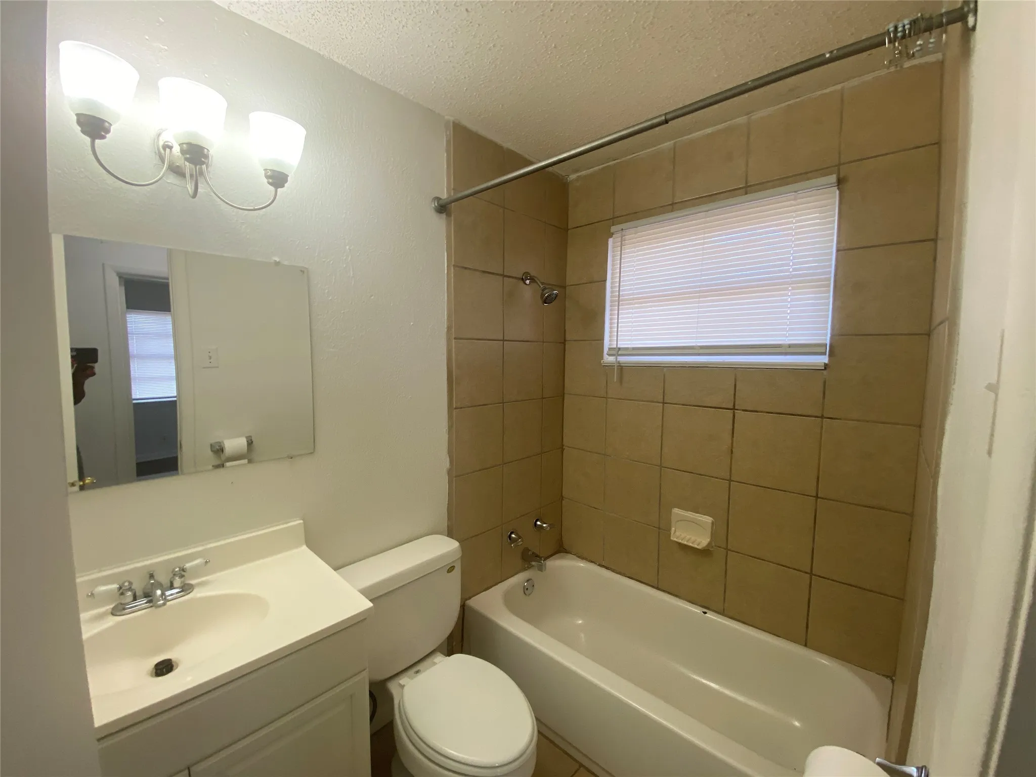 Single Family Residence For Rent in Dallas County , 1701 Longview Street, Mesquite, Texas 75149, 3 Bedroom, 1 Bathroom, 1 Garage spaces, 976 Sqft, built in 1955, mls#21391048, Real Estate Agent in Mesquite, Homes For Rent in Dallas county, Homes For Rent in Mesquite, Realtor in Mesquite Texas, Real Estate Brokerage Independent Realty Texas, Luminita Cordes Realtor