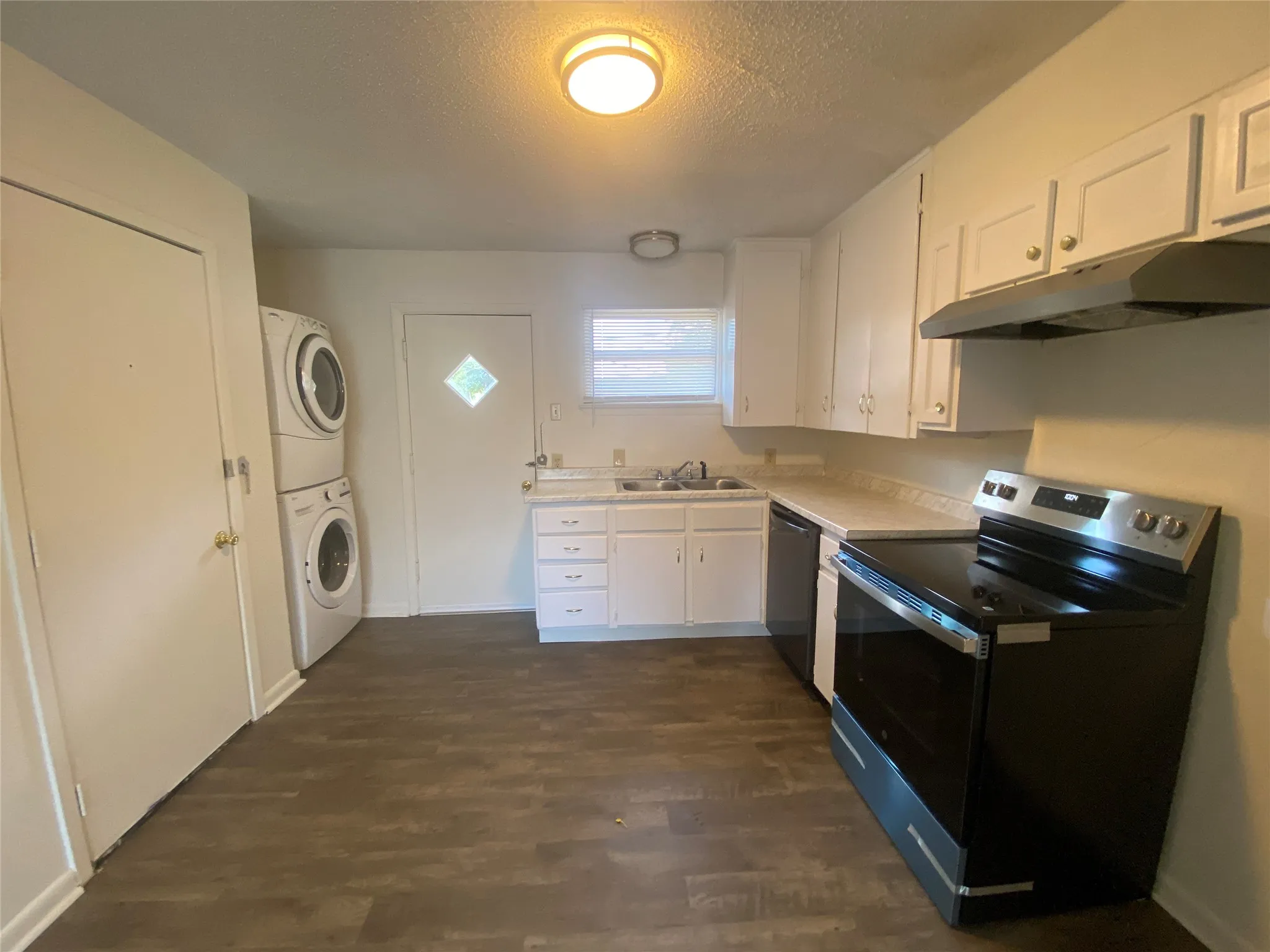 Single Family Residence For Rent in Dallas County , 1701 Longview Street, Mesquite, Texas 75149, 3 Bedroom, 1 Bathroom, 1 Garage spaces, 976 Sqft, built in 1955, mls#21391048, Real Estate Agent in Mesquite, Homes For Rent in Dallas county, Homes For Rent in Mesquite, Realtor in Mesquite Texas, Real Estate Brokerage Independent Realty Texas, Luminita Cordes Realtor
