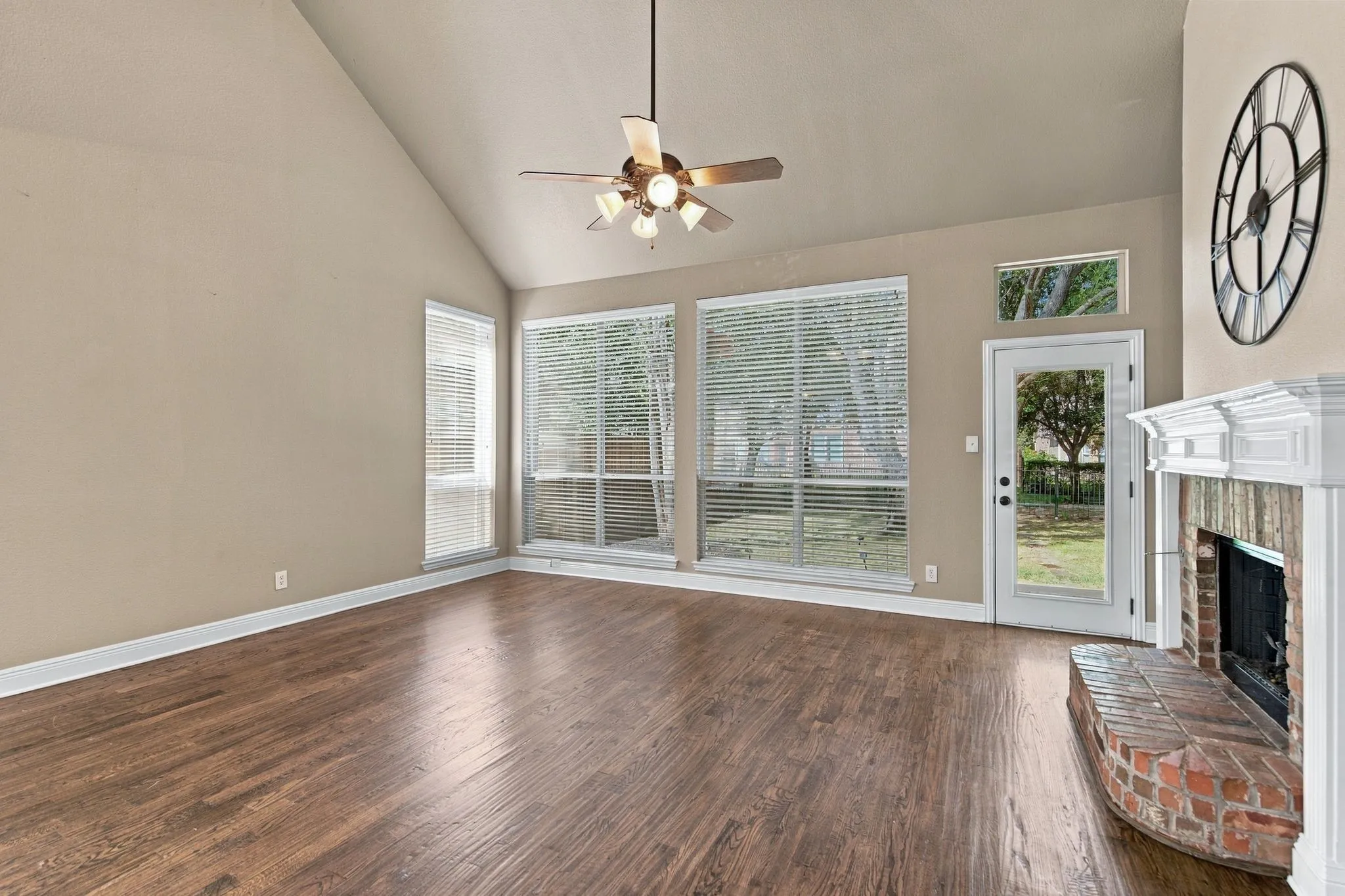 Single Family Residence For Rent in Denton County , 9991 Slick Rock Trail, Frisco, Texas 75033, 4 Bedroom, 3 Bathroom, 2 Garage spaces, 2,285 Sqft, built in 2001, mls#21391050, Real Estate Agent in Frisco, Homes For Rent in Denton county, Homes For Rent in Frisco, Realtor in Frisco Texas, Real Estate Brokerage Independent Realty Texas, Luminita Cordes Realtor