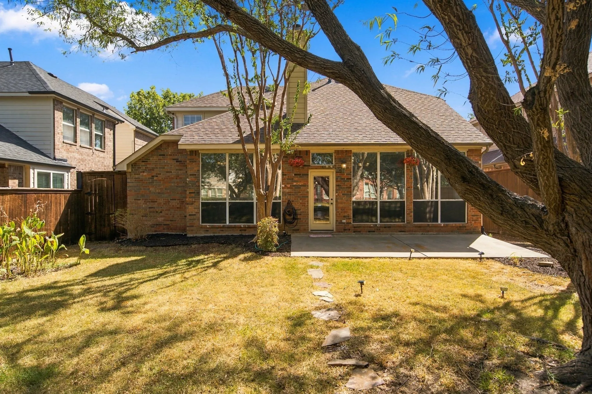 Single Family Residence For Rent in Denton County , 9991 Slick Rock Trail, Frisco, Texas 75033, 4 Bedroom, 3 Bathroom, 2 Garage spaces, 2,285 Sqft, built in 2001, mls#21391050, Real Estate Agent in Frisco, Homes For Rent in Denton county, Homes For Rent in Frisco, Realtor in Frisco Texas, Real Estate Brokerage Independent Realty Texas, Luminita Cordes Realtor