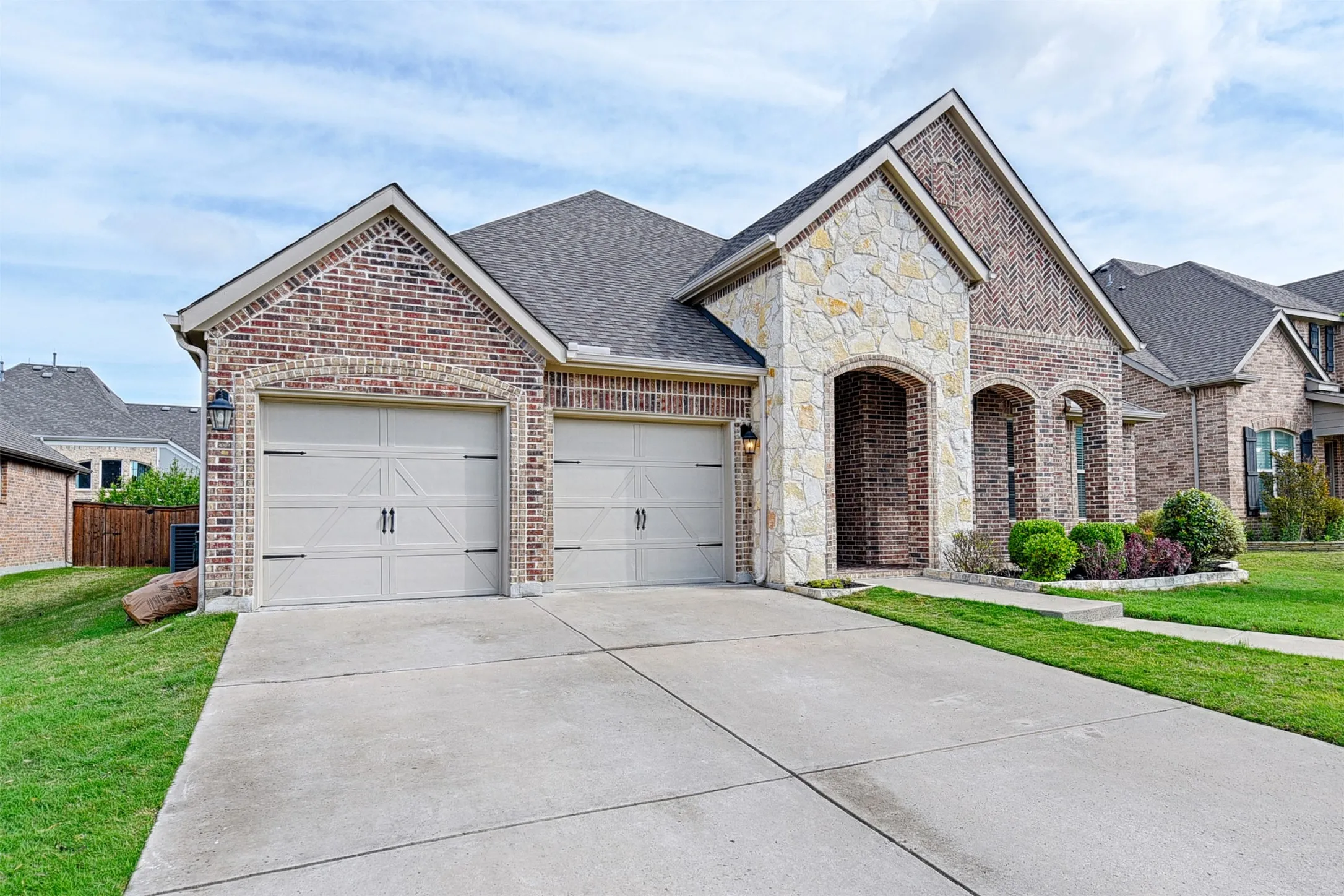 Single Family Residence For Rent in Collin County , 11438 Santa Maria Road, Frisco, Texas 75035, 4 Bedroom, 3 Bathroom, 3 Garage spaces, 2,448 Sqft, built in 2016, mls#21391051, Real Estate Agent in Frisco, Homes For Rent in Collin county, Homes For Rent in Frisco, Realtor in Frisco Texas, Real Estate Brokerage Independent Realty Texas, Luminita Cordes Realtor