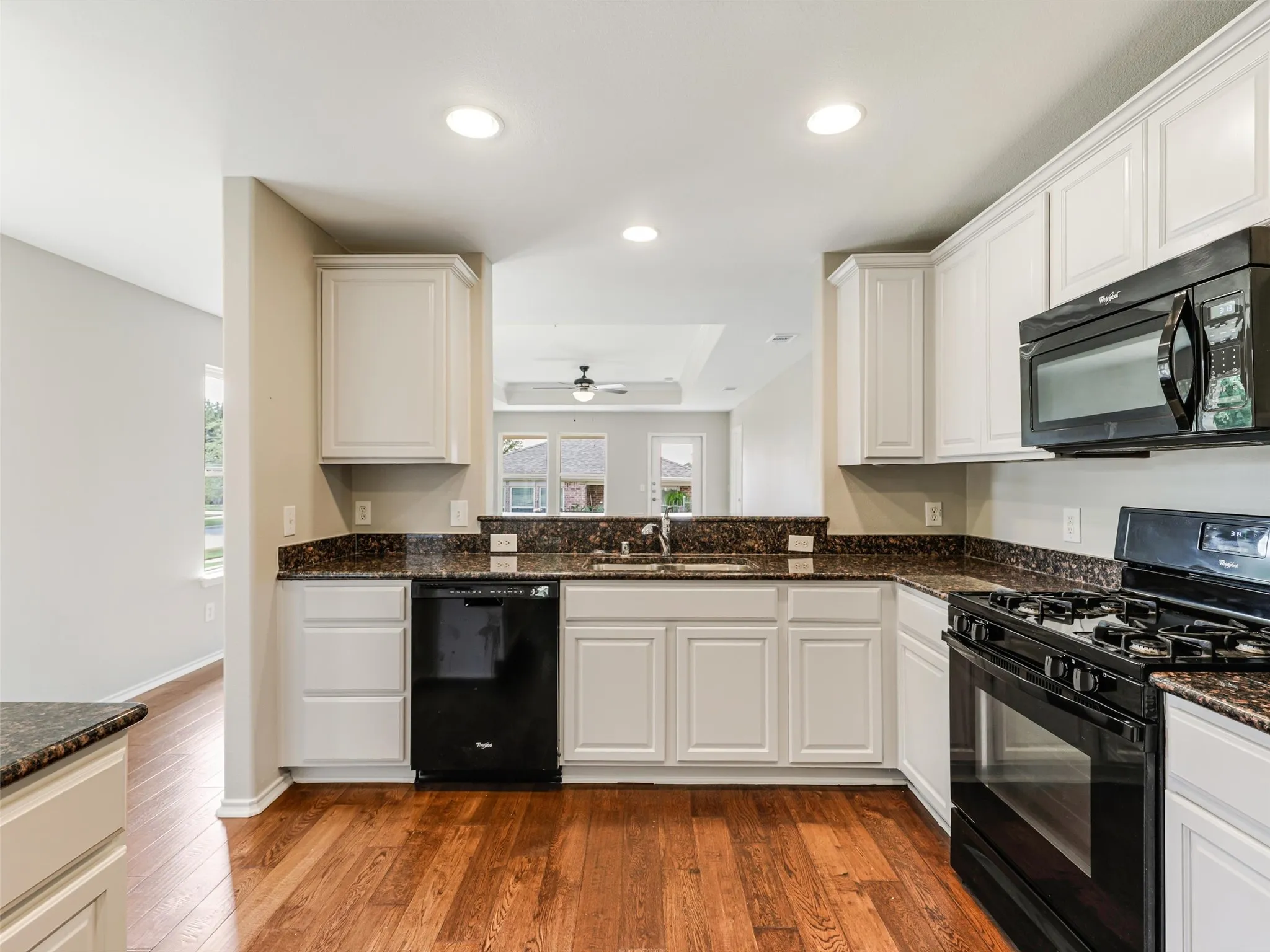 Single Family Residence For Sale in Denton County , 7409 Kite Lane, Frisco, Texas 75036, 3 Bedroom, 2 Bathroom, 2 Garage spaces, 1,468 Sqft, built in 2013, mls#21388082, Real Estate Agent in Frisco, Homes For Sale in Denton county, Homes For Sale in Frisco, Realtor in Frisco Texas, Real Estate Brokerage Independent Realty Texas, Luminita Cordes Realtor