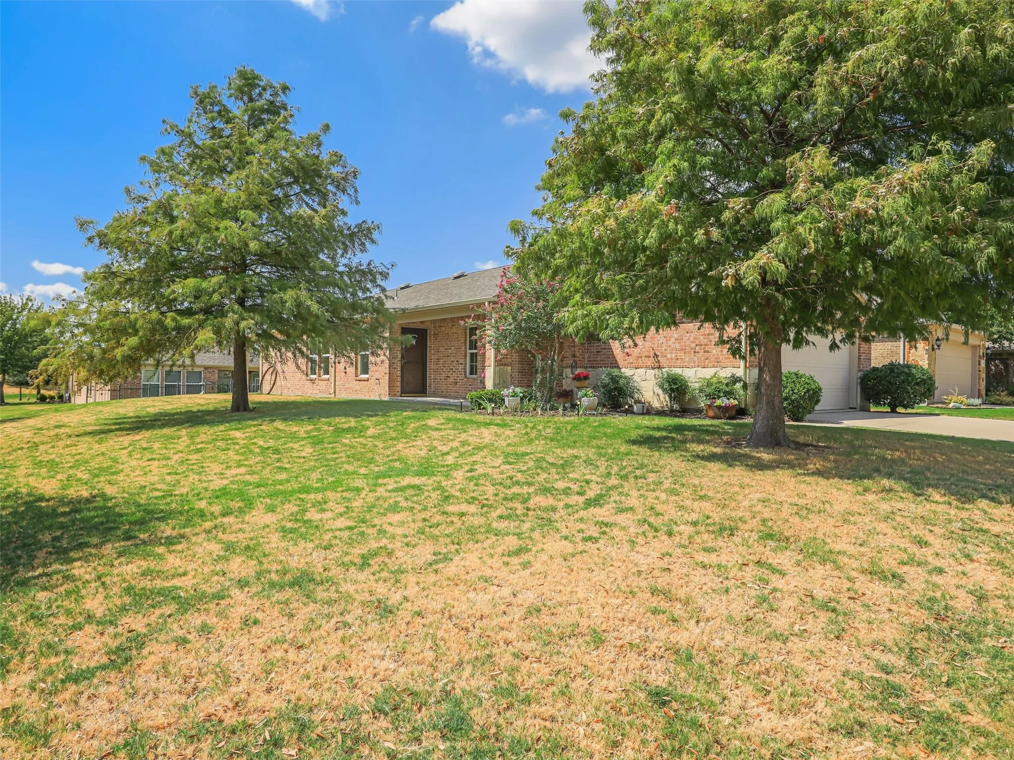 Single Family Residence For Sale in Denton County , 7409 Kite Lane, Frisco, Texas 75036, 3 Bedroom, 2 Bathroom, 2 Garage spaces, 1,468 Sqft, built in 2013, mls#21388082, Real Estate Agent in Frisco, Homes For Sale in Denton county, Homes For Sale in Frisco, Realtor in Frisco Texas, Real Estate Brokerage Independent Realty Texas, Luminita Cordes Realtor