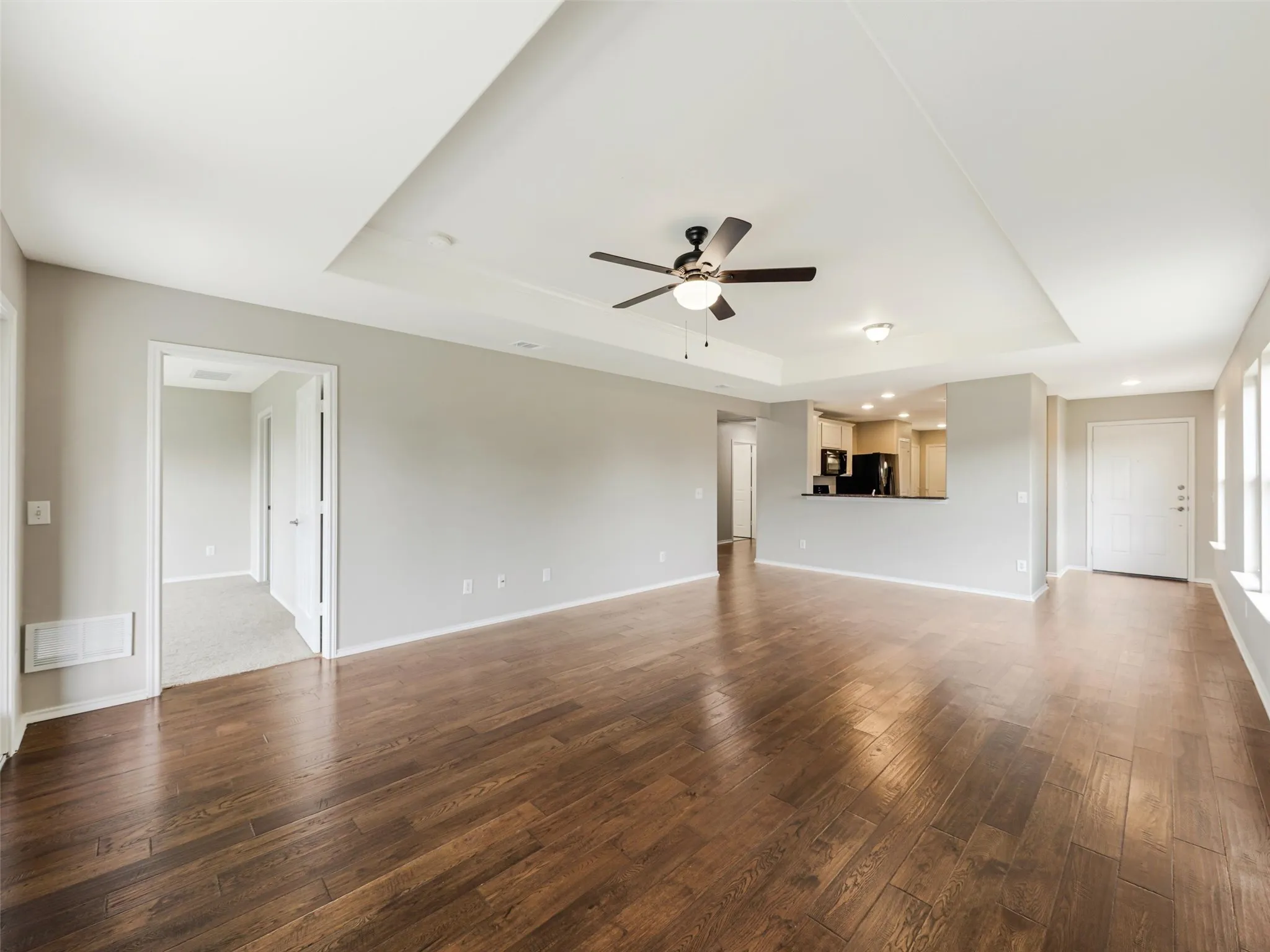 Single Family Residence For Sale in Denton County , 7409 Kite Lane, Frisco, Texas 75036, 3 Bedroom, 2 Bathroom, 2 Garage spaces, 1,468 Sqft, built in 2013, mls#21388082, Real Estate Agent in Frisco, Homes For Sale in Denton county, Homes For Sale in Frisco, Realtor in Frisco Texas, Real Estate Brokerage Independent Realty Texas, Luminita Cordes Realtor