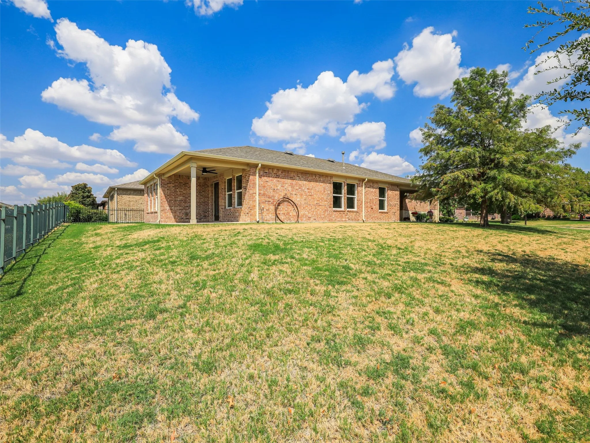 Single Family Residence For Sale in Denton County , 7409 Kite Lane, Frisco, Texas 75036, 3 Bedroom, 2 Bathroom, 2 Garage spaces, 1,468 Sqft, built in 2013, mls#21388082, Real Estate Agent in Frisco, Homes For Sale in Denton county, Homes For Sale in Frisco, Realtor in Frisco Texas, Real Estate Brokerage Independent Realty Texas, Luminita Cordes Realtor