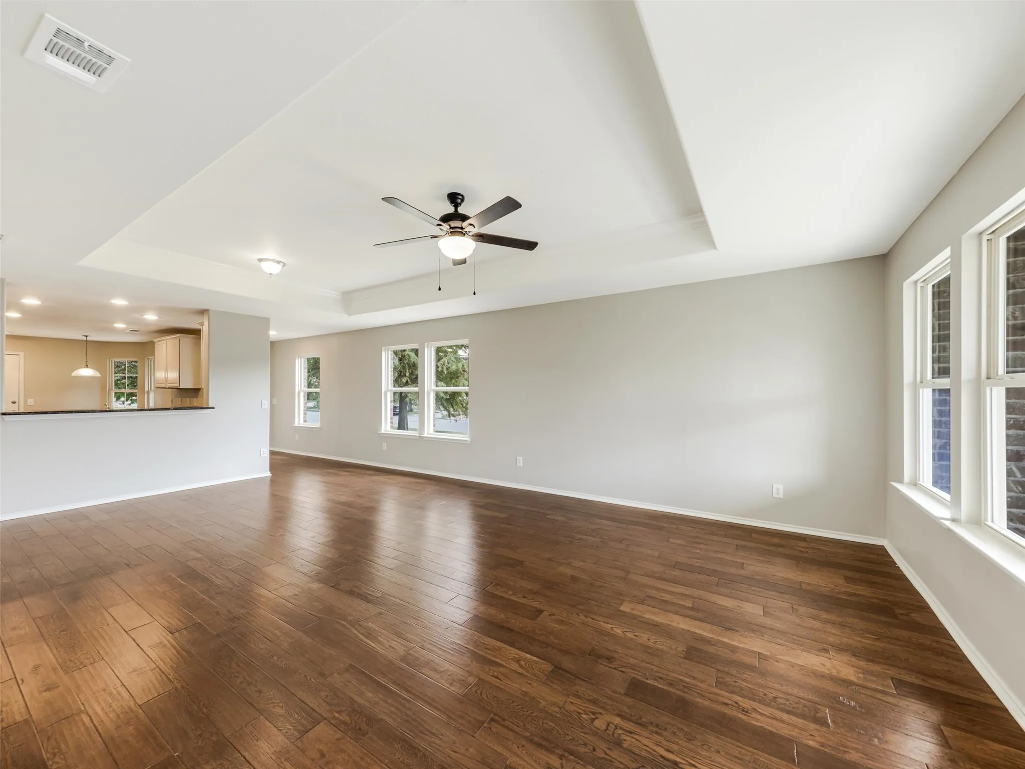 Single Family Residence For Sale in Denton County , 7409 Kite Lane, Frisco, Texas 75036, 3 Bedroom, 2 Bathroom, 2 Garage spaces, 1,468 Sqft, built in 2013, mls#21388082, Real Estate Agent in Frisco, Homes For Sale in Denton county, Homes For Sale in Frisco, Realtor in Frisco Texas, Real Estate Brokerage Independent Realty Texas, Luminita Cordes Realtor
