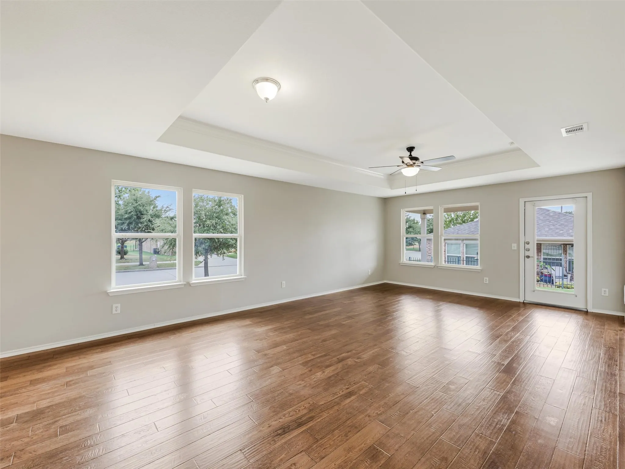 Single Family Residence For Sale in Denton County , 7409 Kite Lane, Frisco, Texas 75036, 3 Bedroom, 2 Bathroom, 2 Garage spaces, 1,468 Sqft, built in 2013, mls#21388082, Real Estate Agent in Frisco, Homes For Sale in Denton county, Homes For Sale in Frisco, Realtor in Frisco Texas, Real Estate Brokerage Independent Realty Texas, Luminita Cordes Realtor